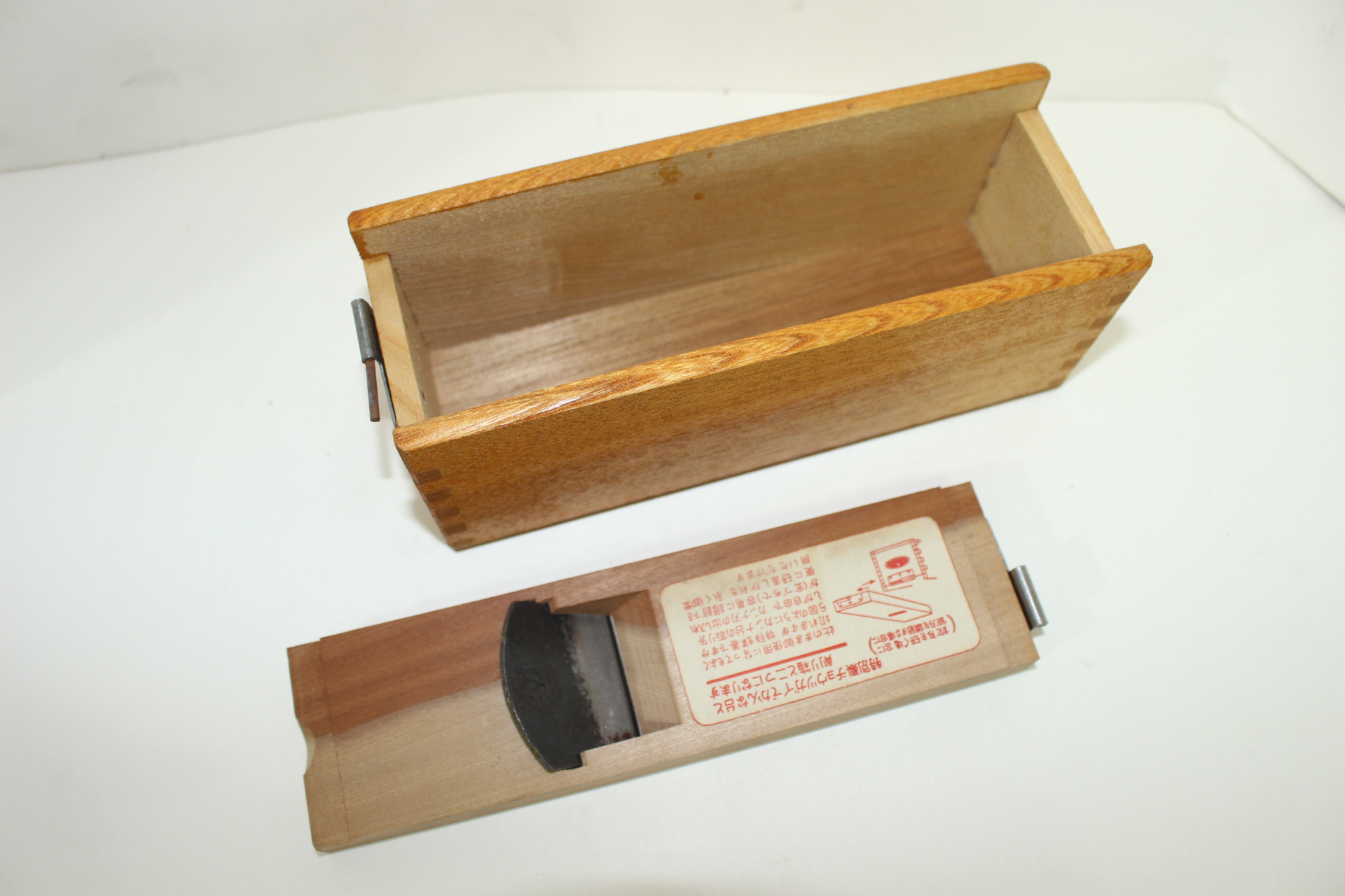 나무로된 미사용 대패