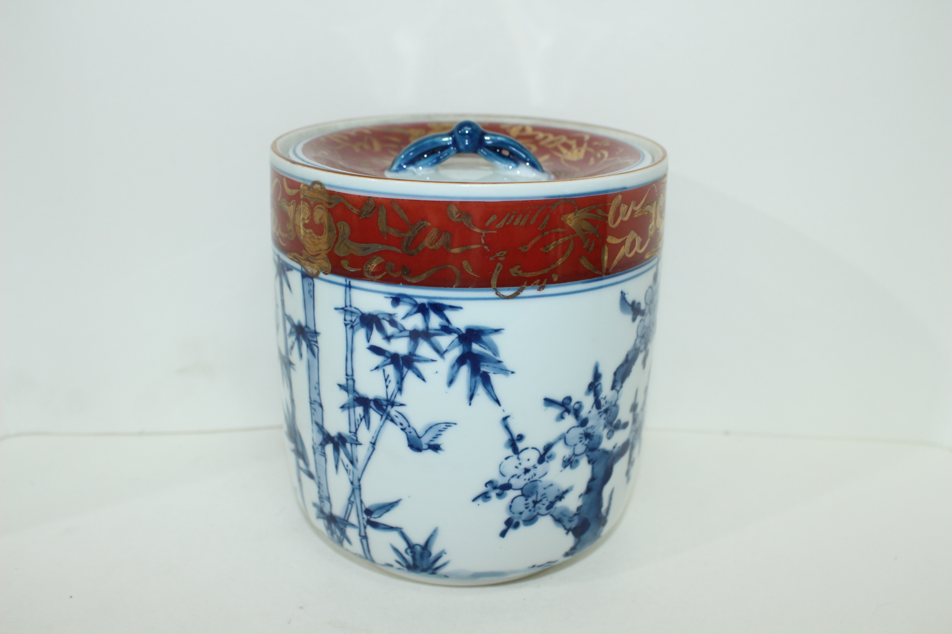 이마리 청화백자진사금채노송죽문 수통