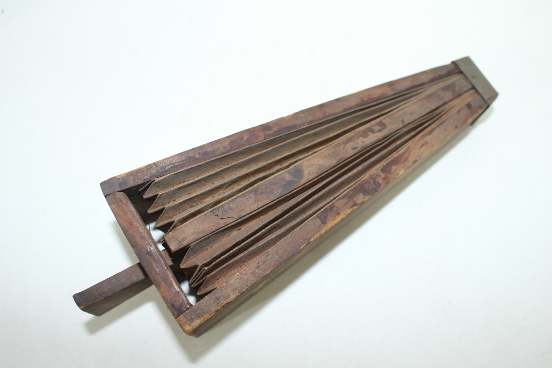 근대사 나무로된 특이한 모양의 손풍구