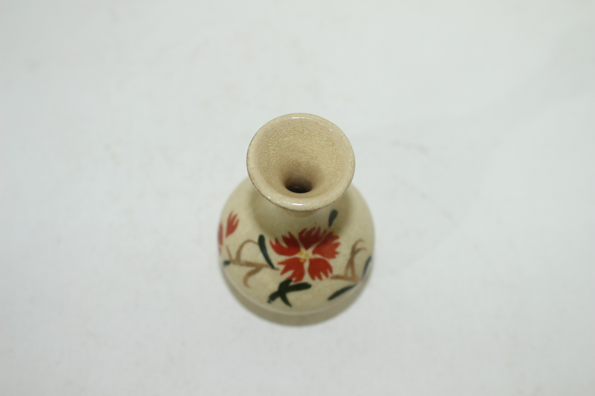 사스마 분청자진사금채화문 소호