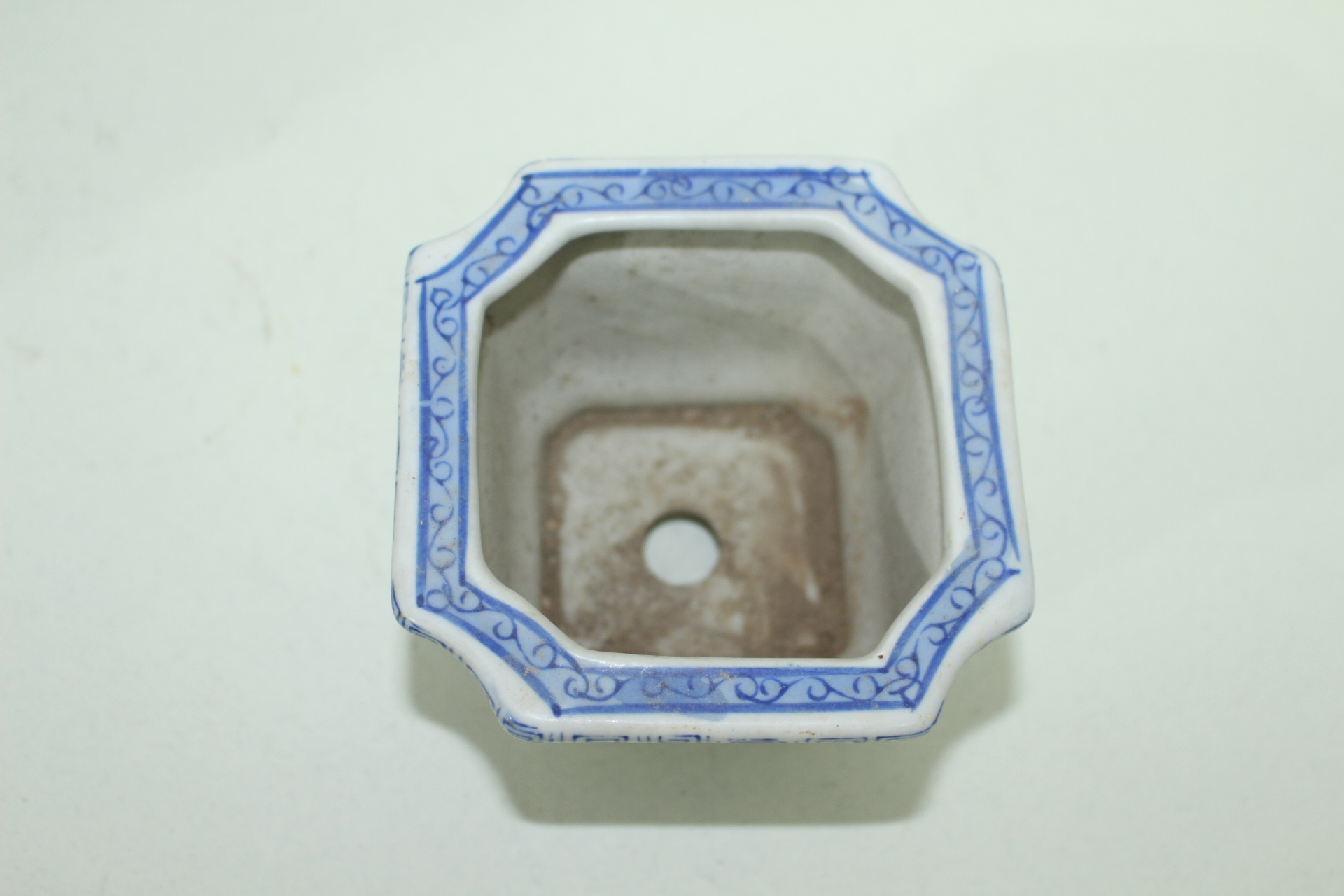 청화백자 난초화문 사각화분