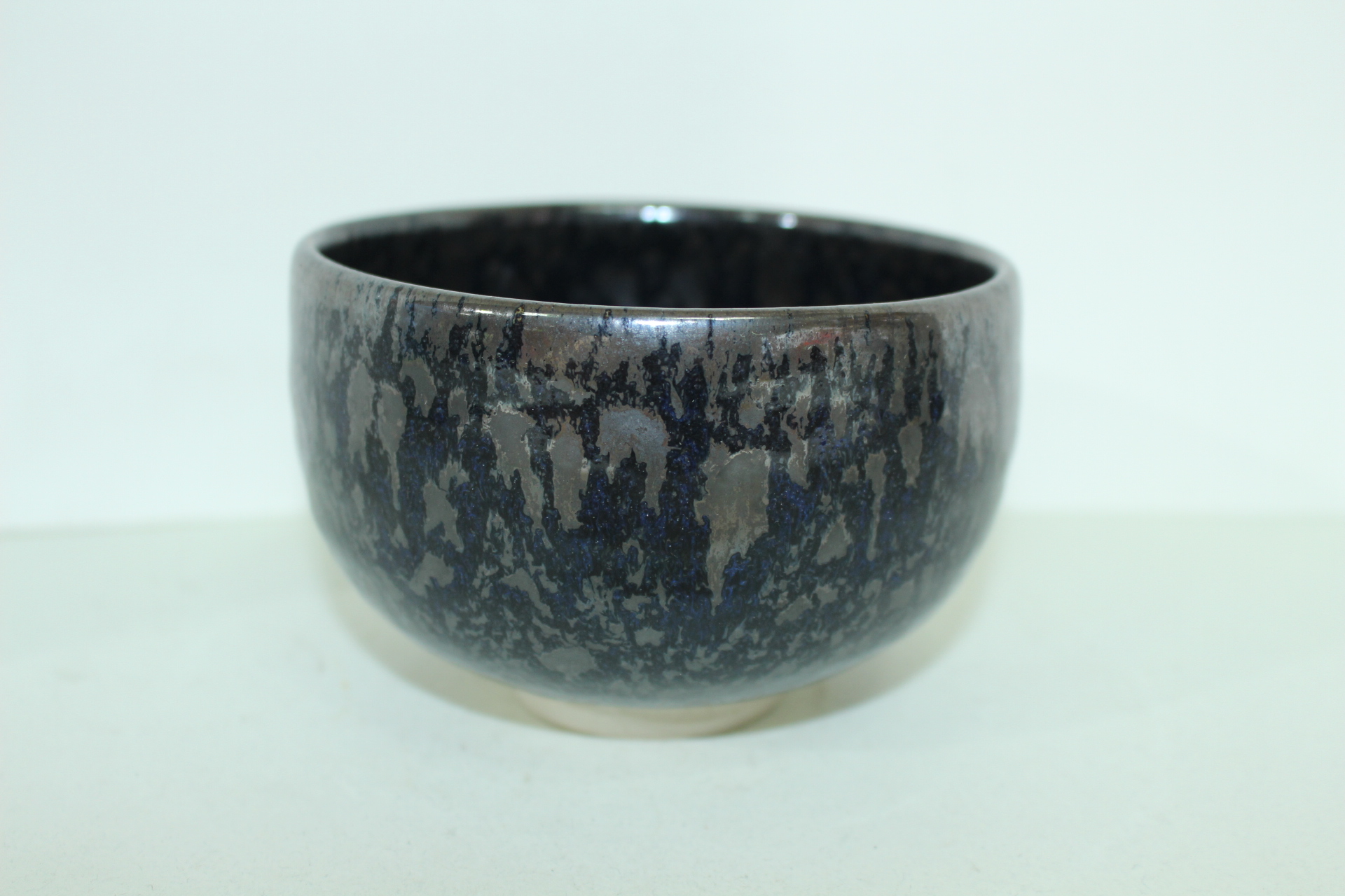 흑유청자 유약흘림이 좋은 말찻잔