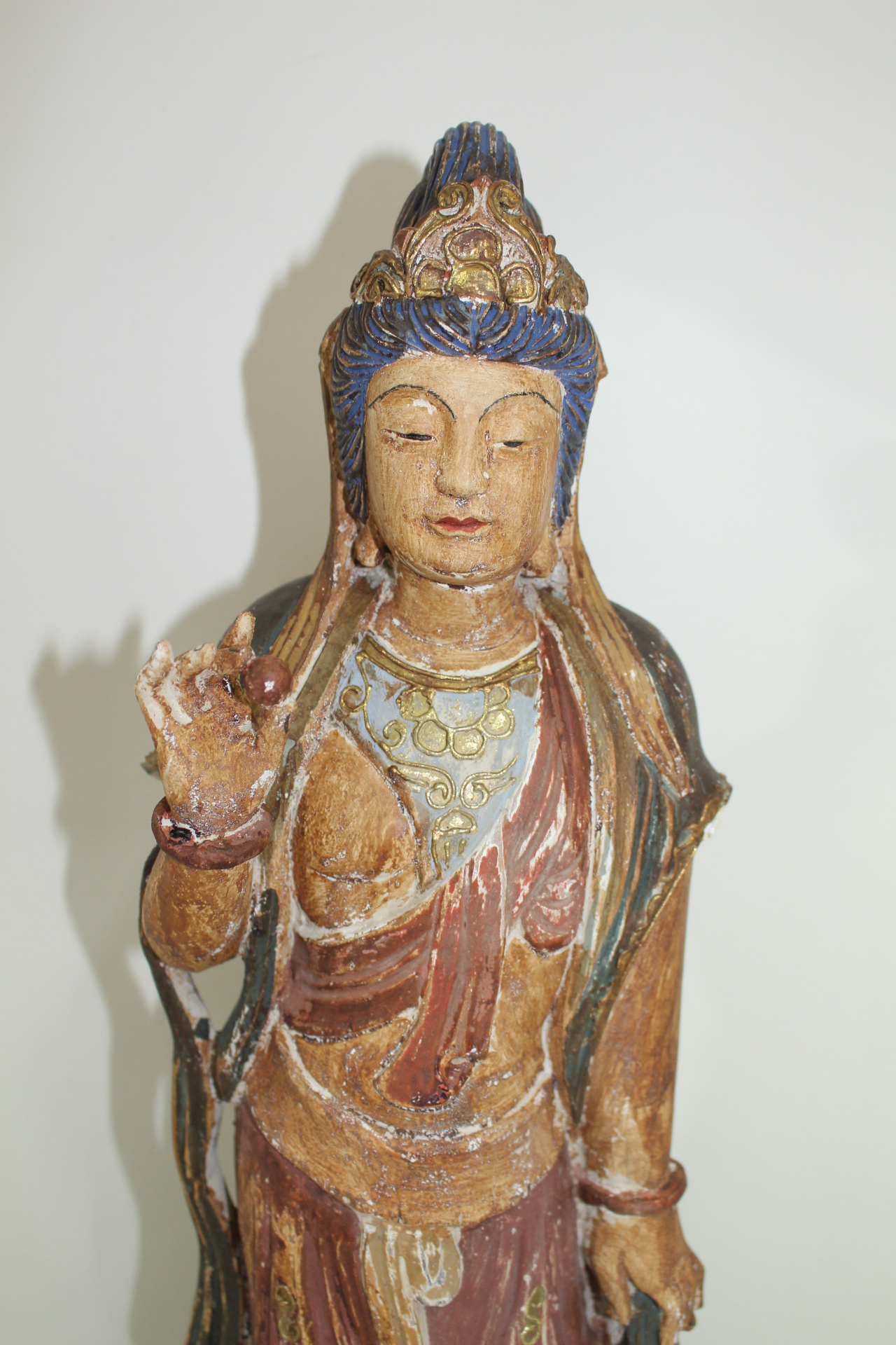 나무에 채색금채된 관음불 입상