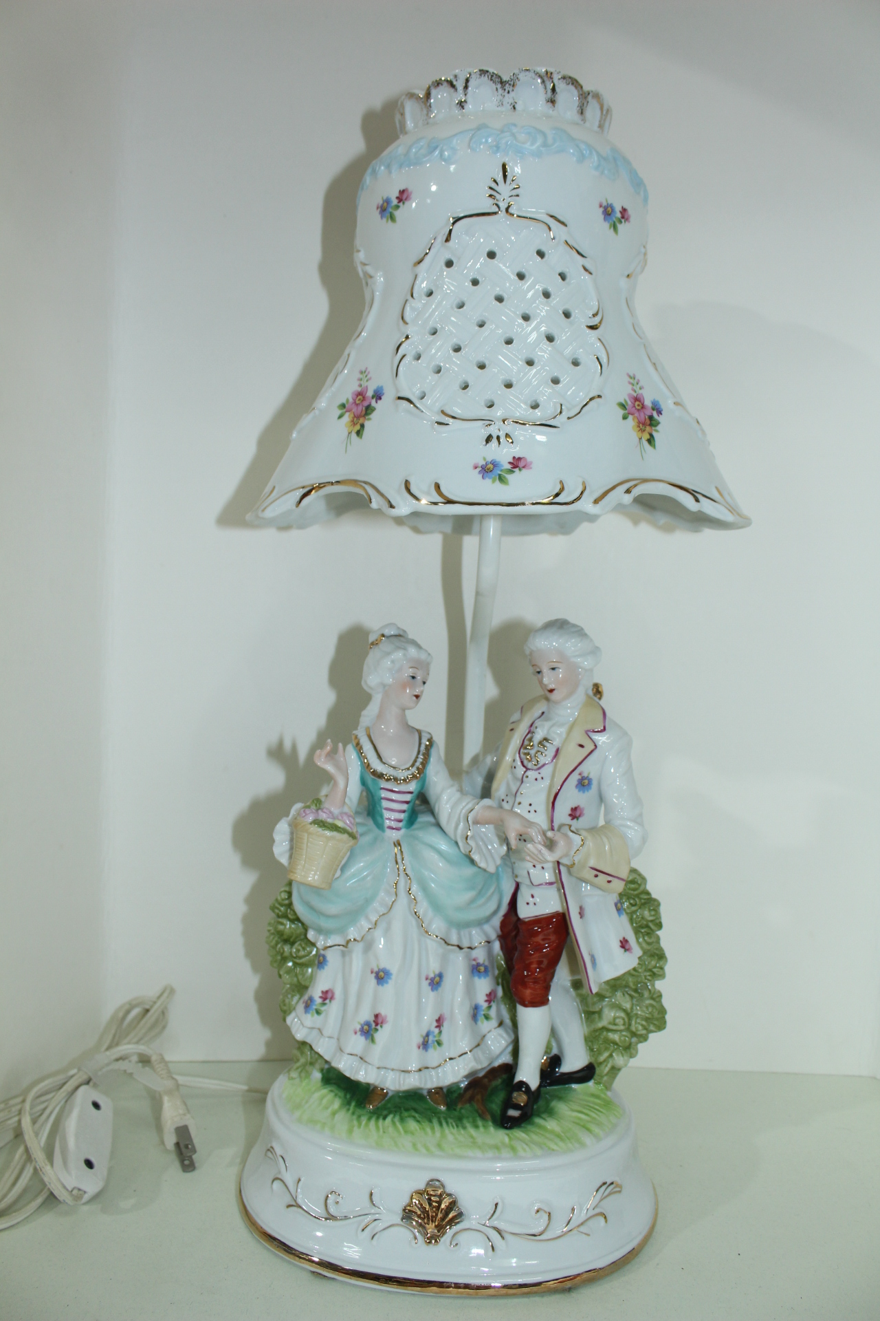 백자 도자기로된 남여인물상 등