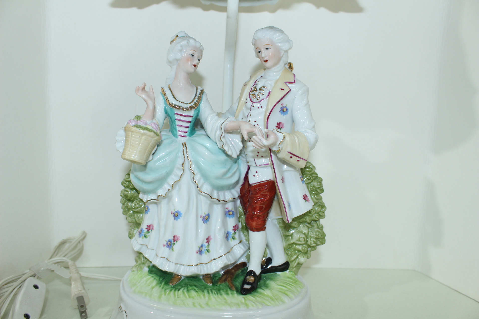 백자 도자기로된 남여인물상 등