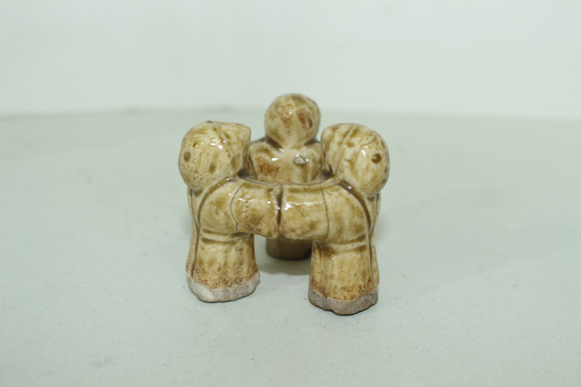 황청자 여인조각이 있는 차도구