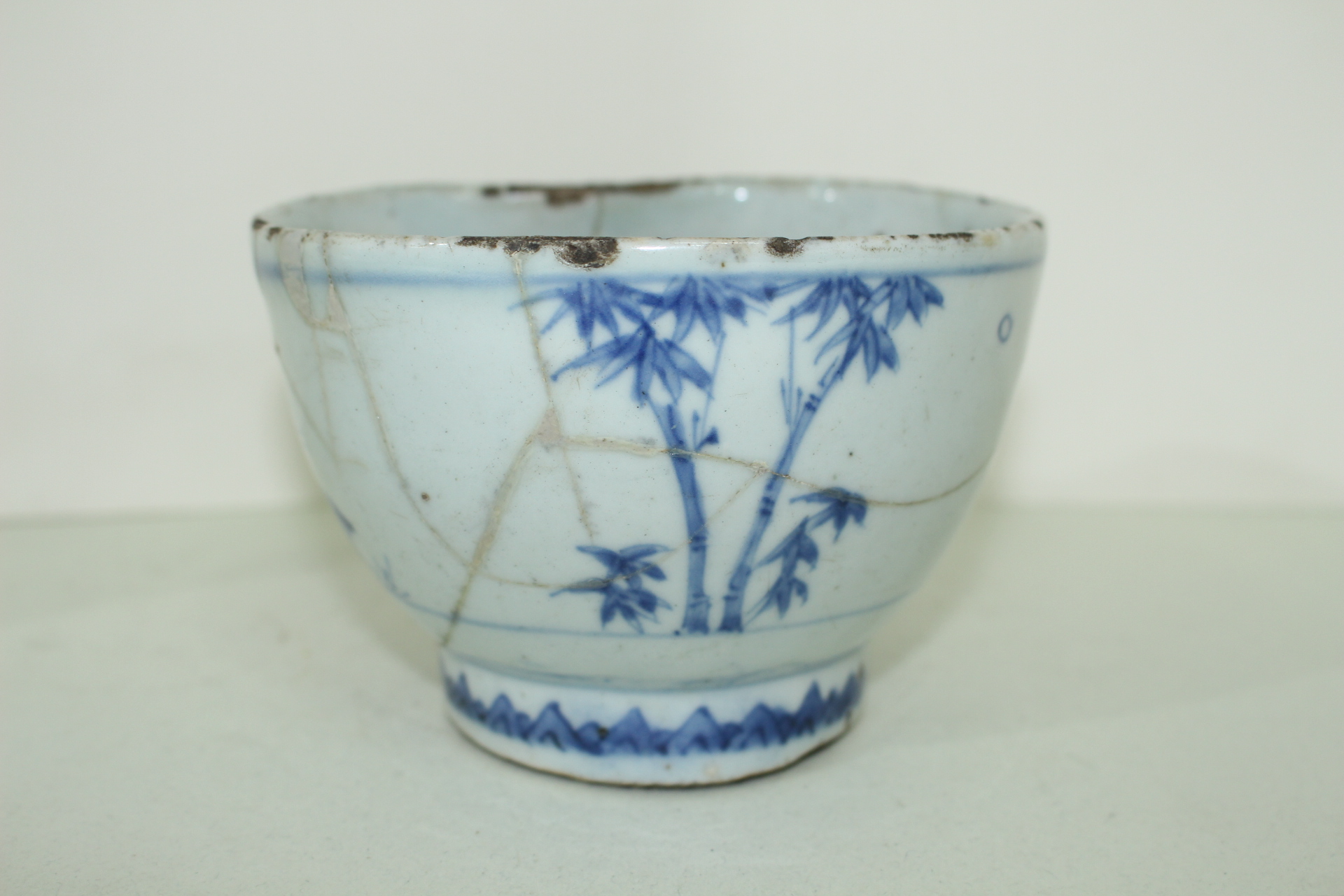 에도시기 양촌고이마리 청화백자노송학문 말찻잔