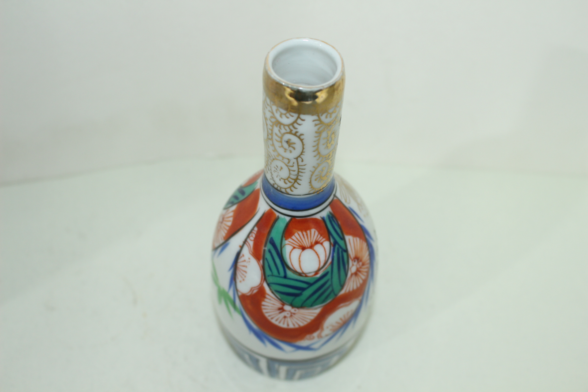 100년이상된 청화백자진사금채화문 주병