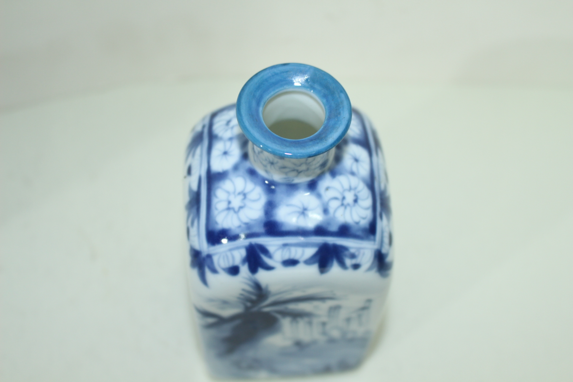 이마리 청화백자 여인산수문 사각호