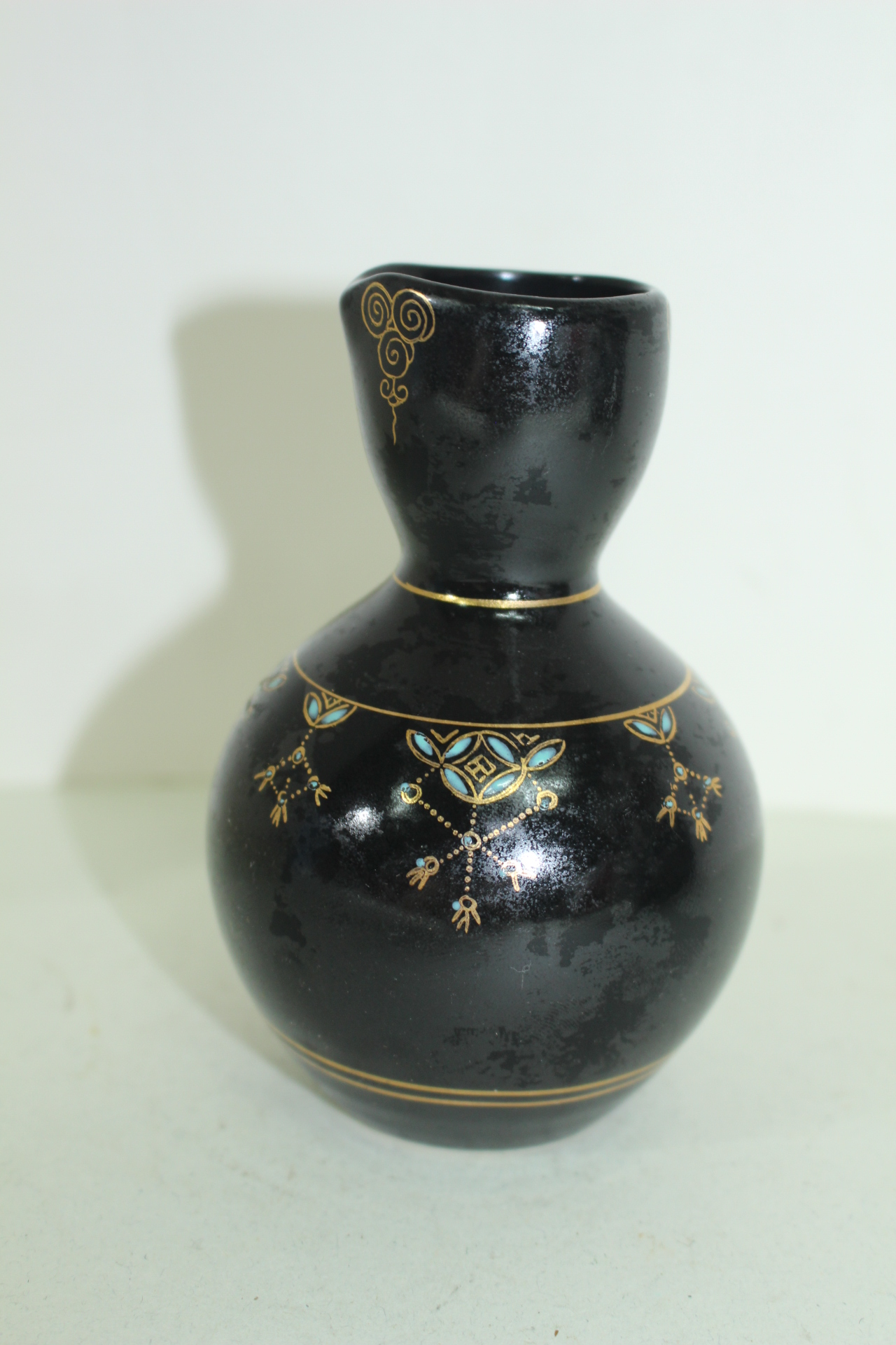 구다니 흑유청자금채추상화문 호리형 주병