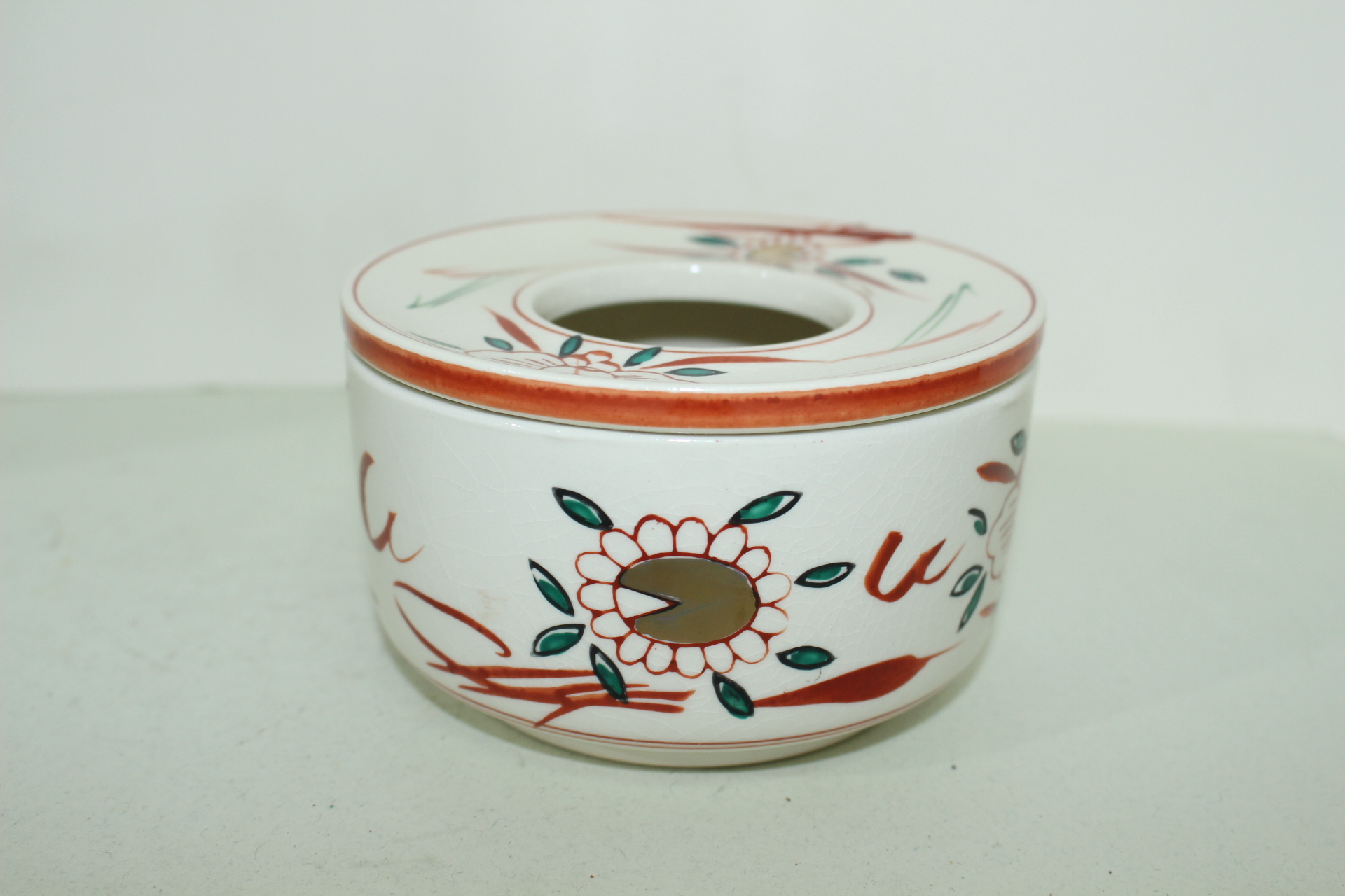 나무사각함에 분청자진사화문 퇴수기