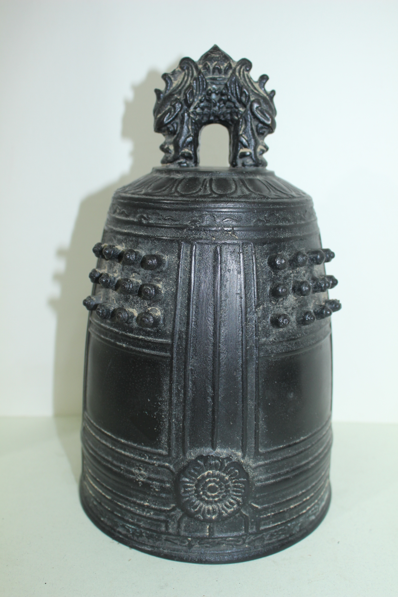 묵직한 청동으로된 종