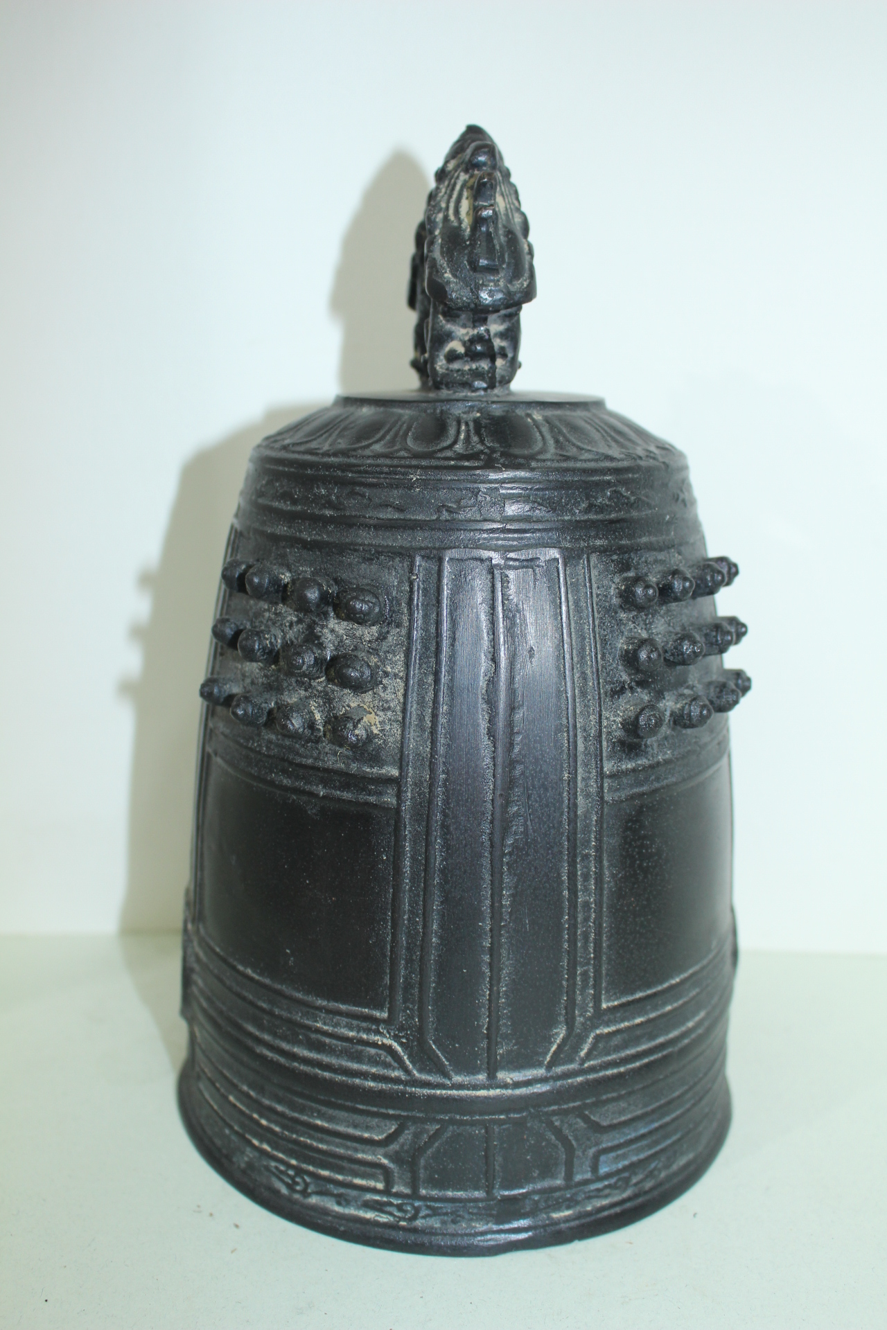 묵직한 청동으로된 종