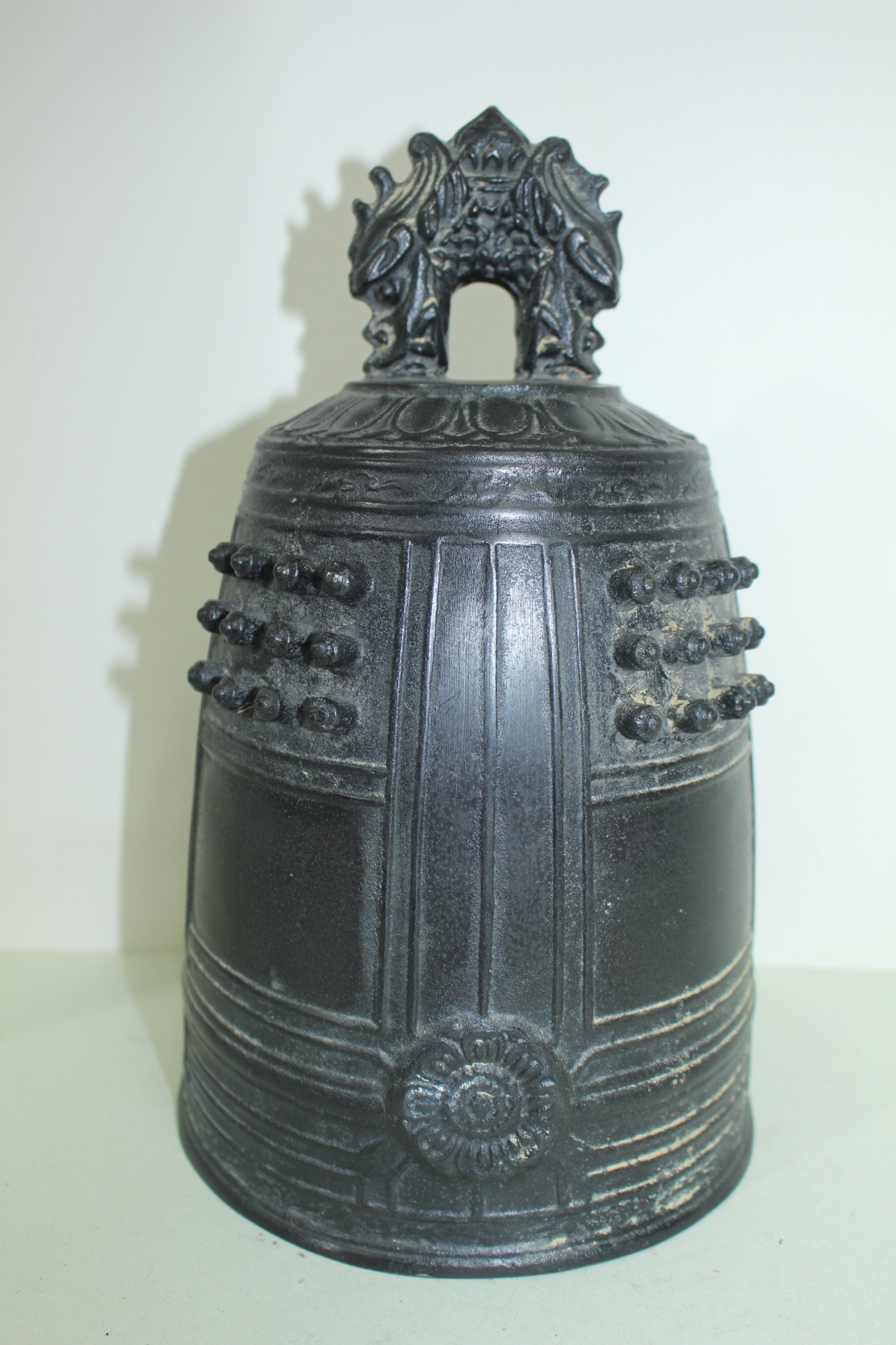 묵직한 청동으로된 종