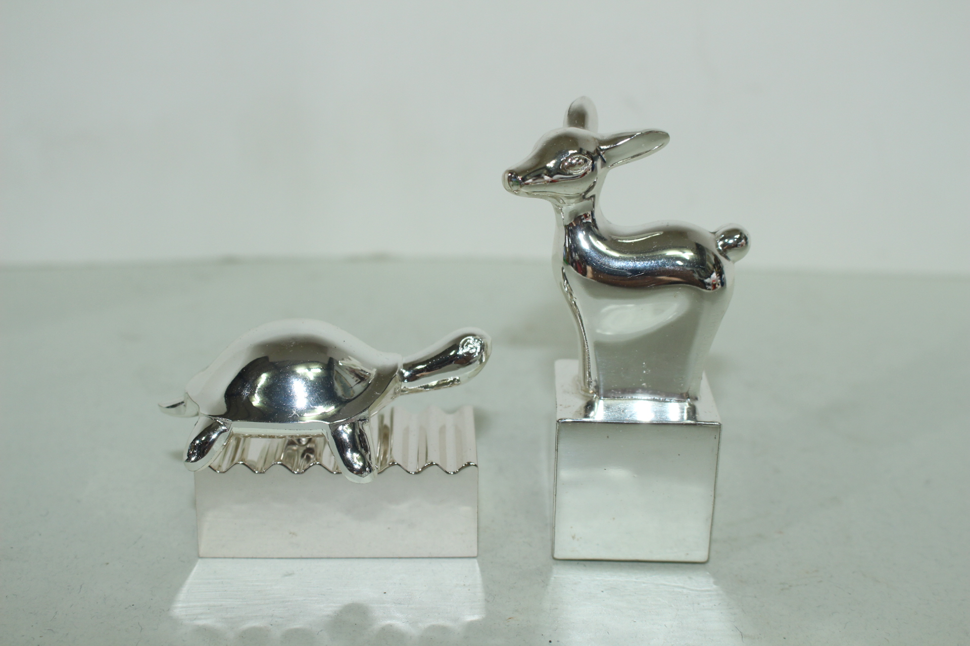 금속재질로된 거북이,사슴 문진