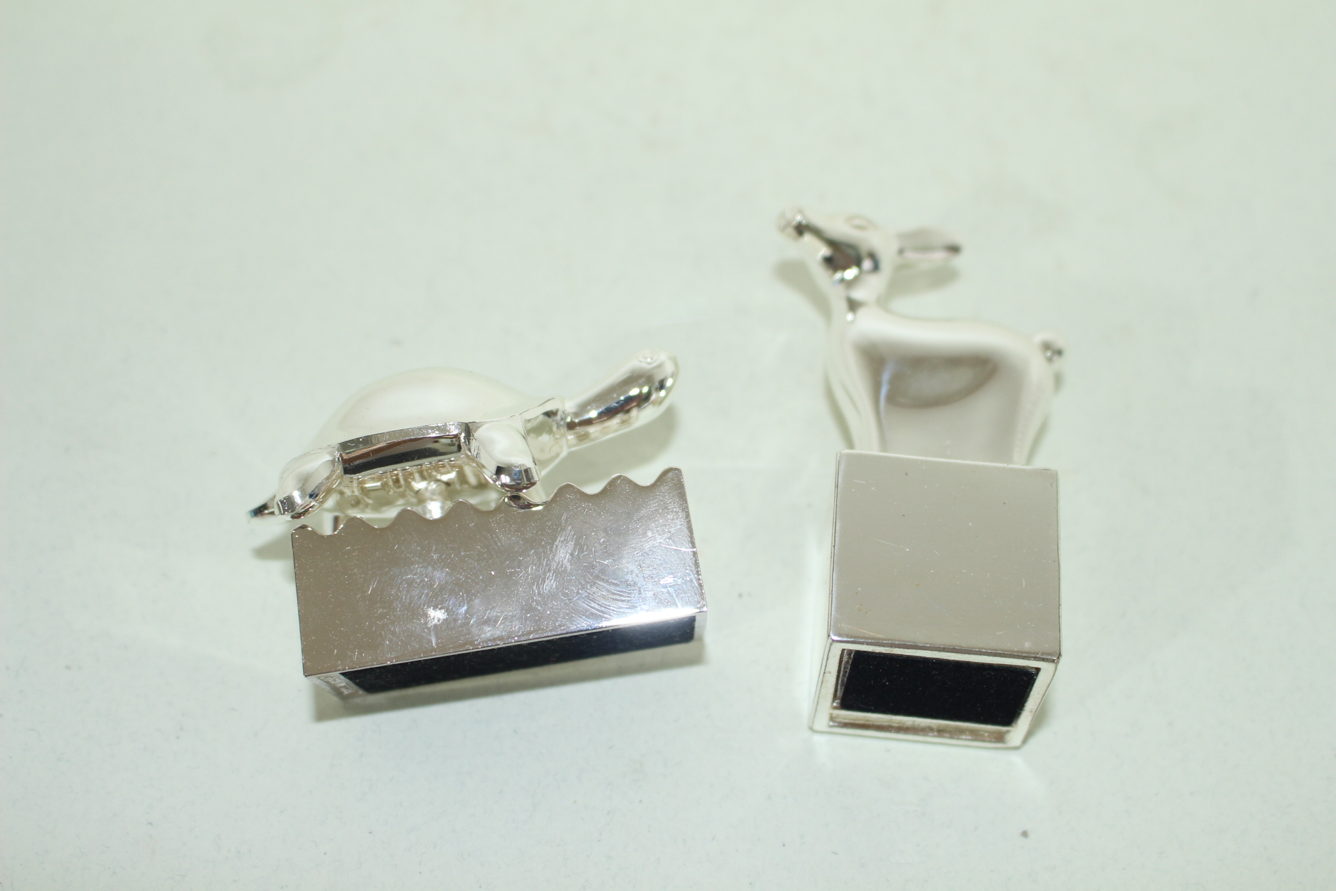 금속재질로된 거북이,사슴 문진