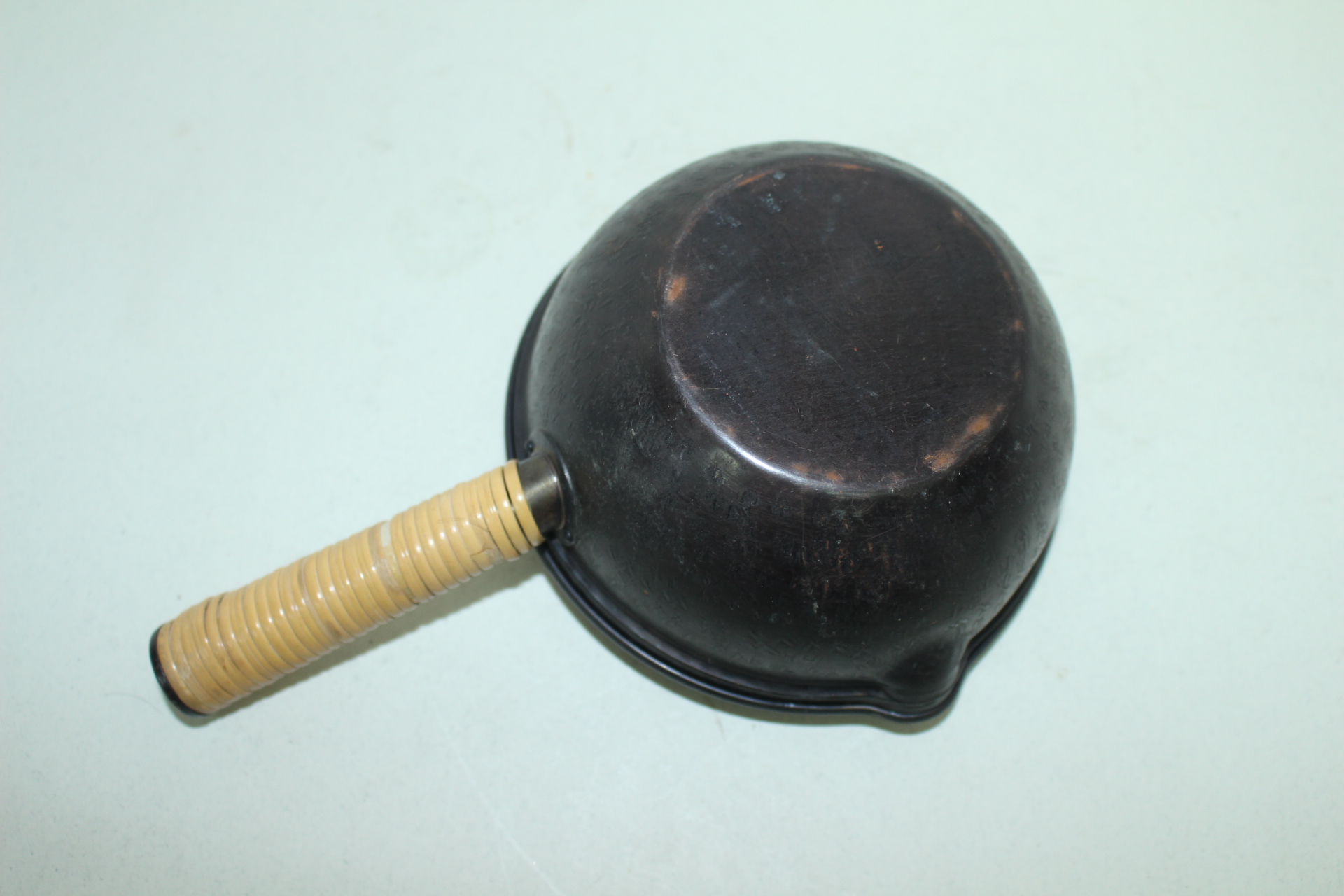 주석합금재질의 특이한 형태의 차도구주자