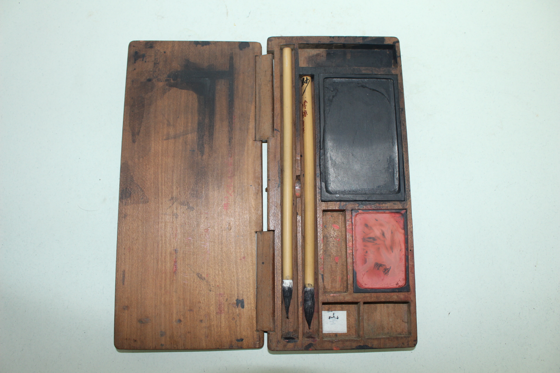 연대가좋은 나무벼루함 과 경면주사벼루 셋트