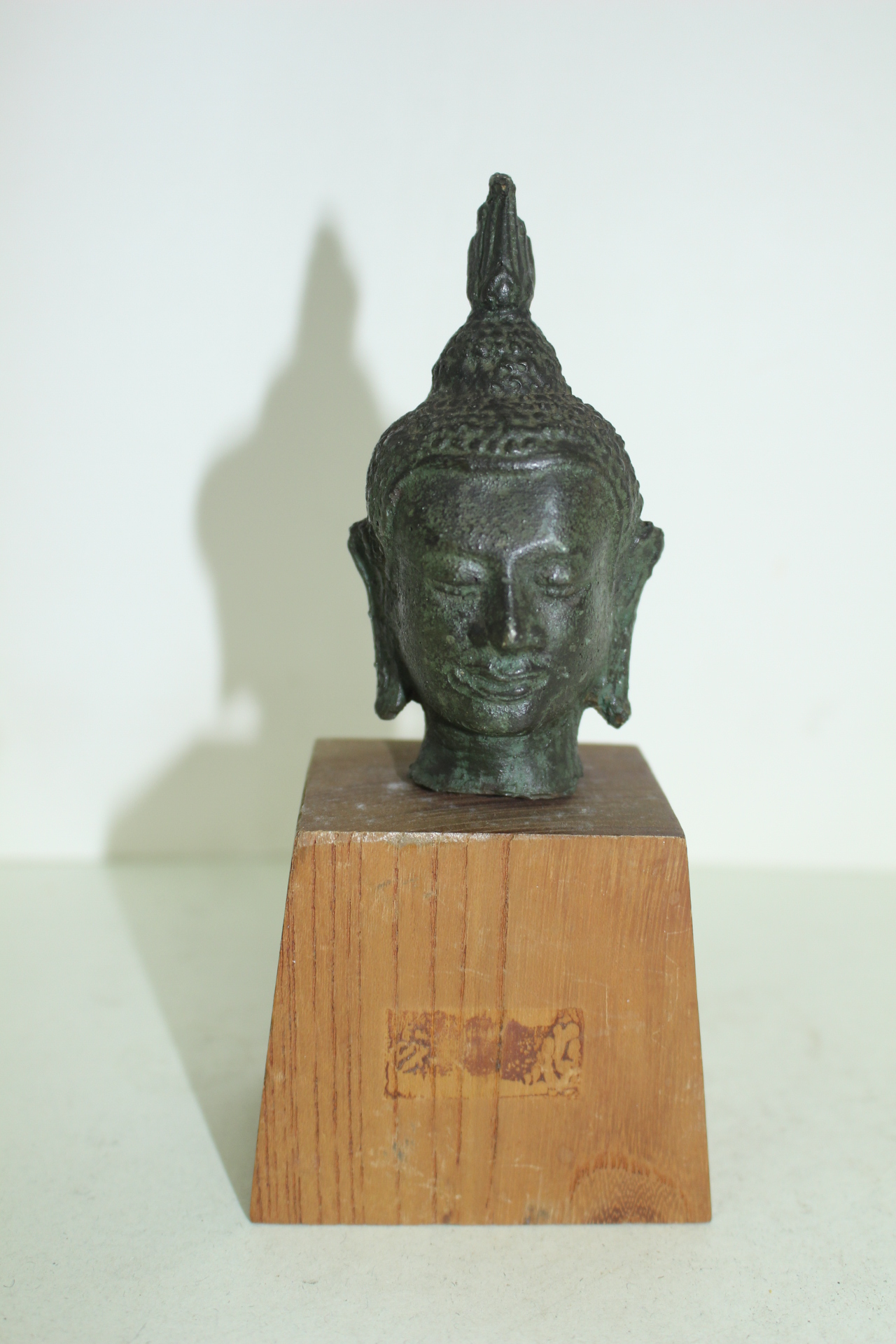 연대가좋은 청동으로된 동남아계통의 불두