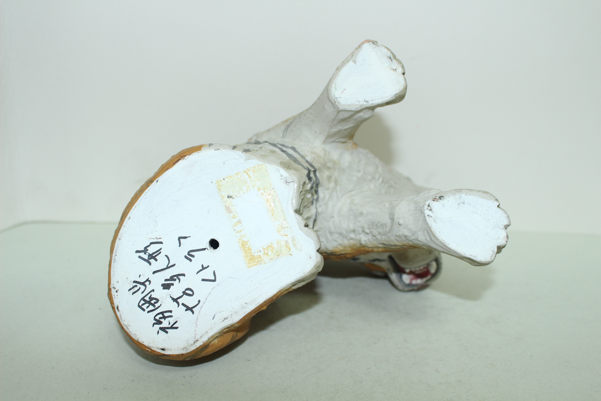 사실적인 호랑이 조각상