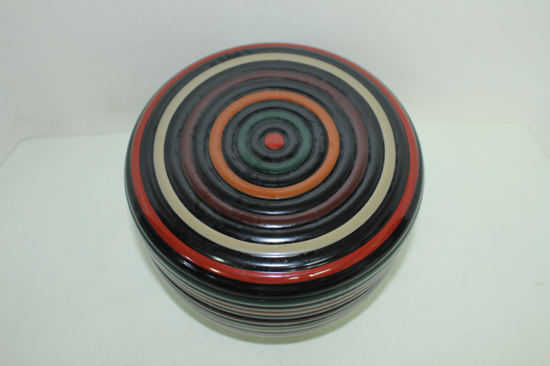 연대가좋은 나무에 칠이된 합