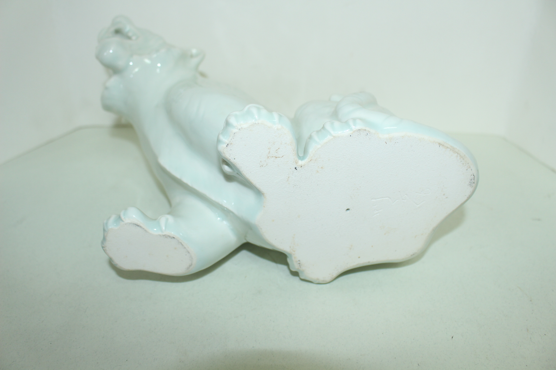 백자 호랑이 조각상