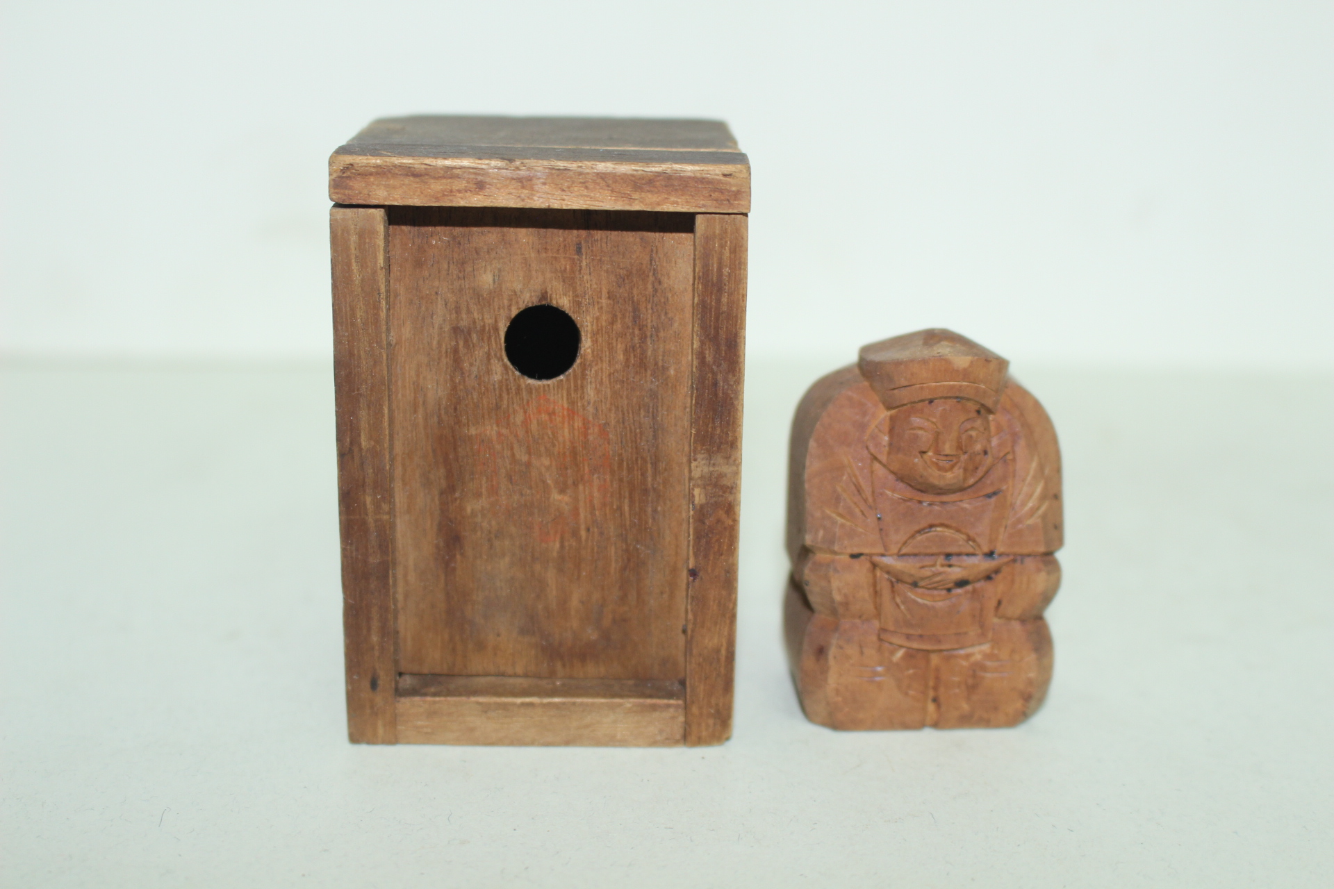 연대가좋은 나무로된 복신 조각상,함