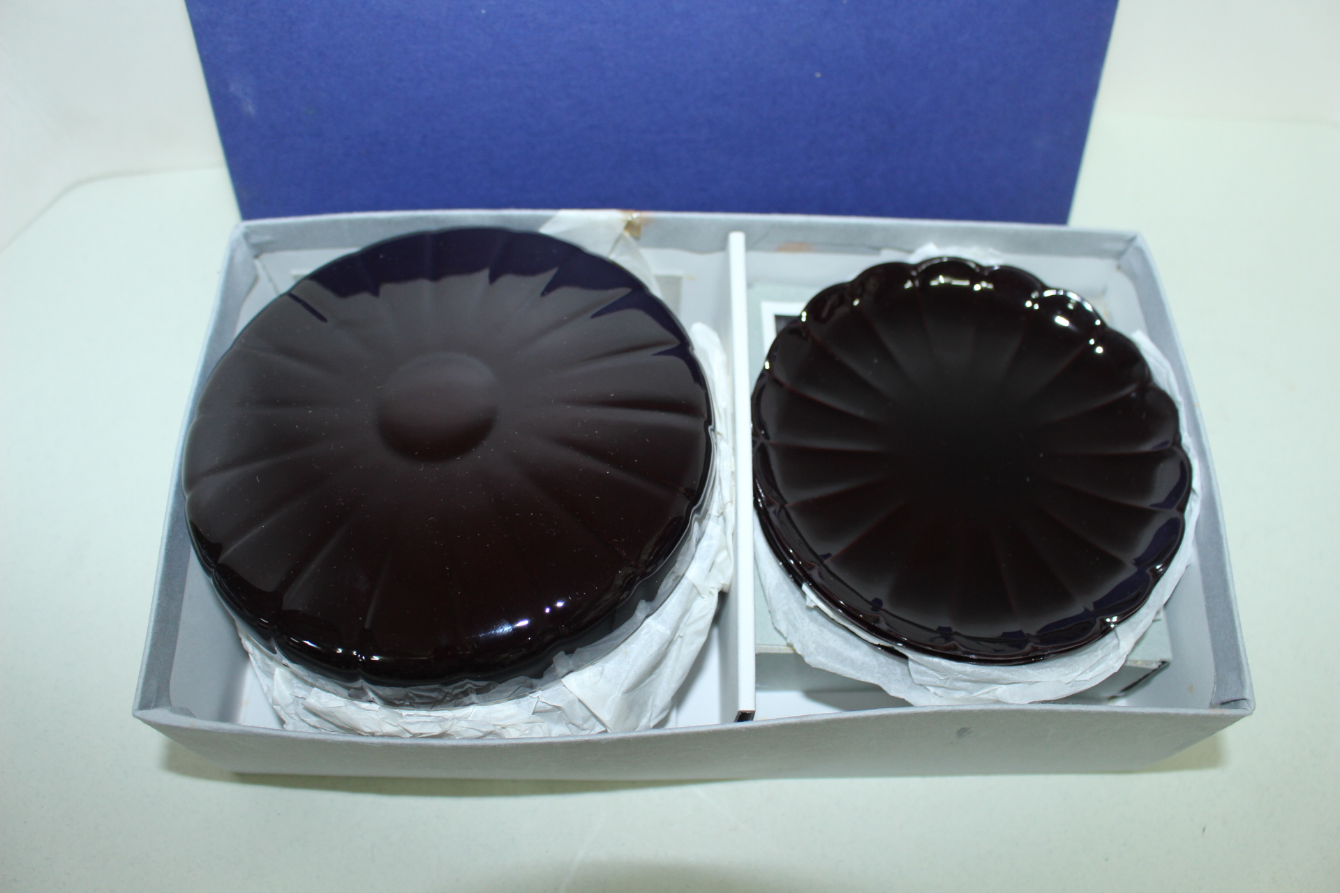 미사용 검은빛깔의 화형차탁과 합