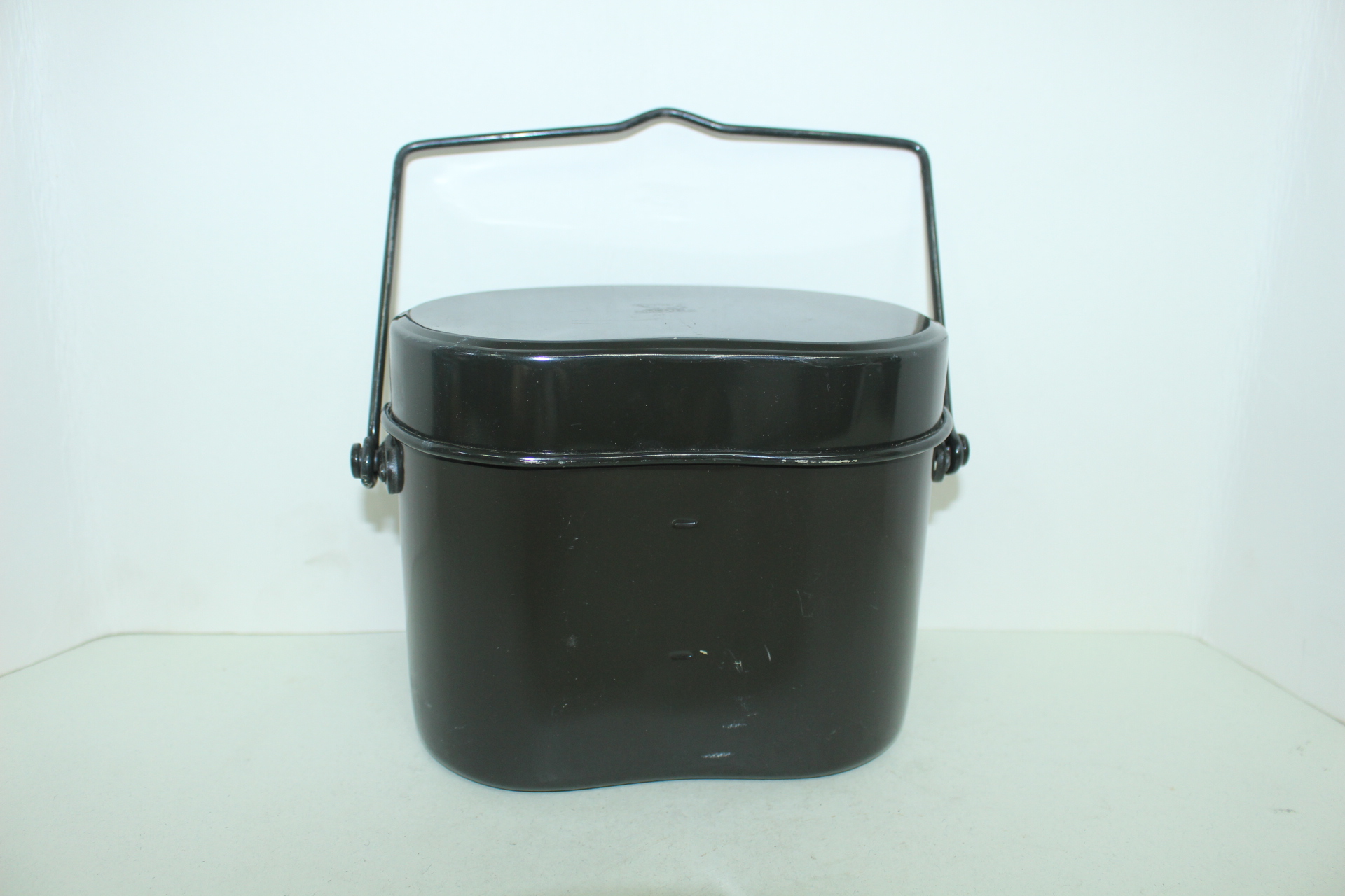 미사용상태의 군대찬합