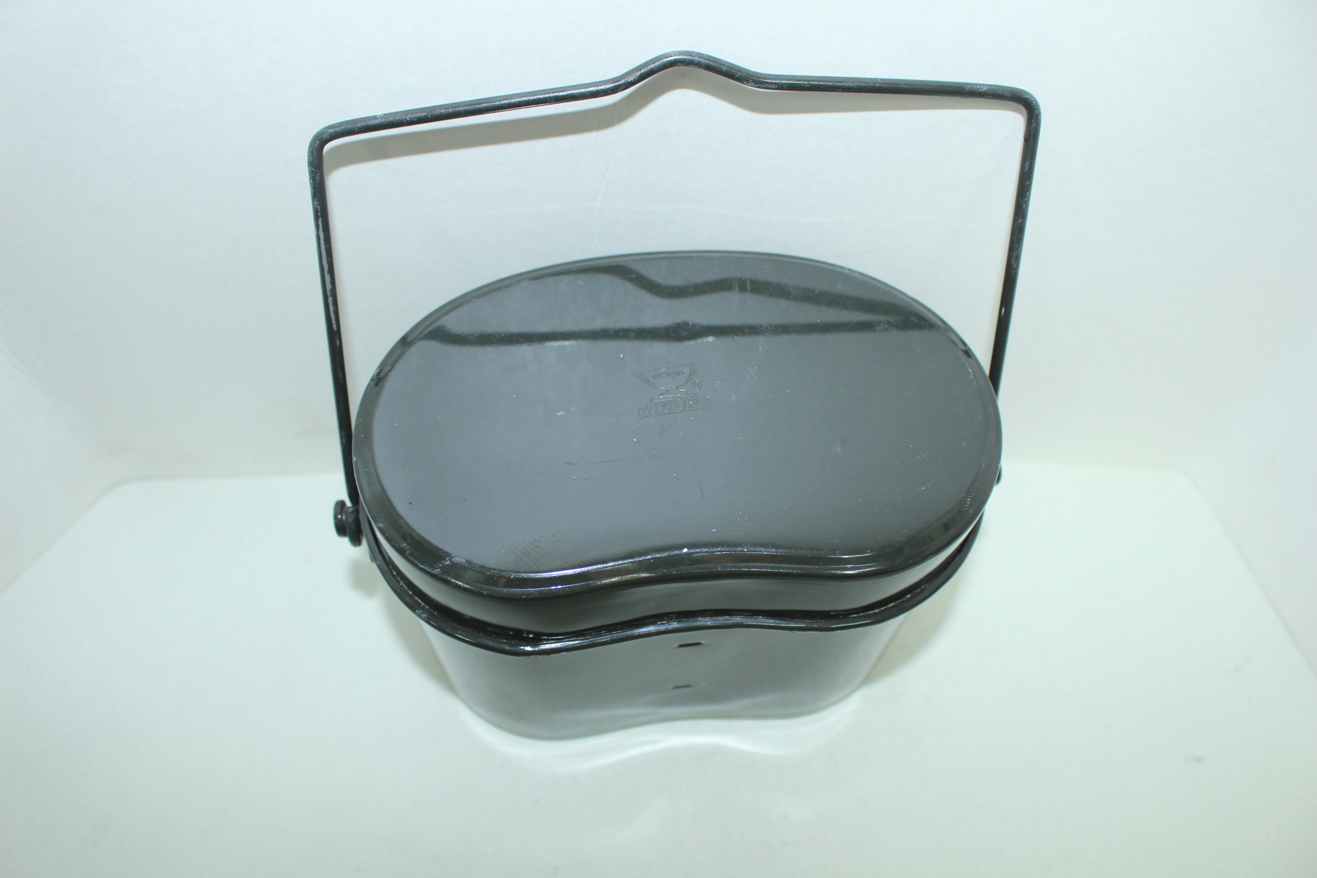 미사용상태의 군대찬합