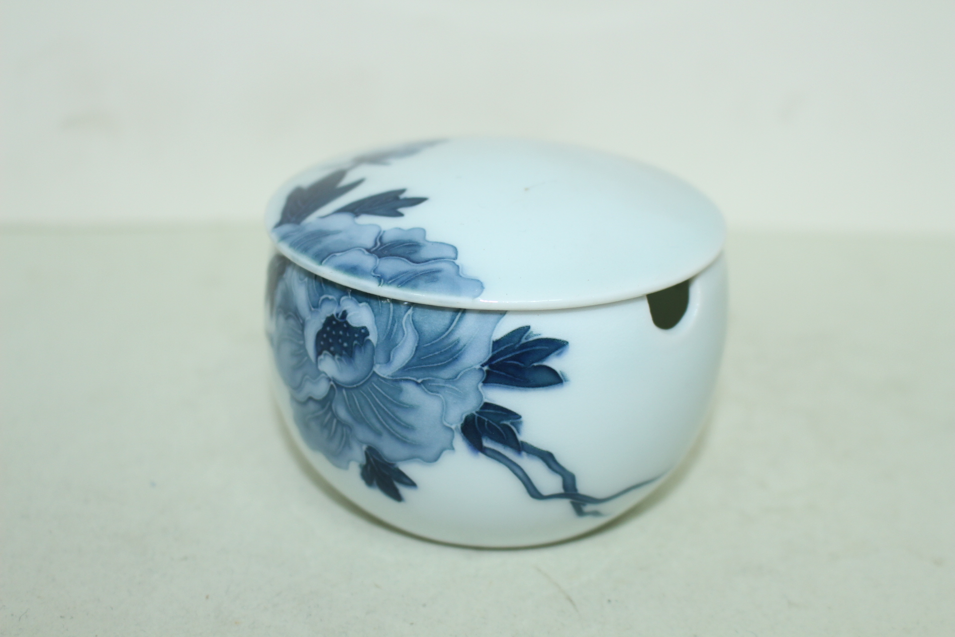 연대가좋은 이마리 청화백자양각화문 다관셋트