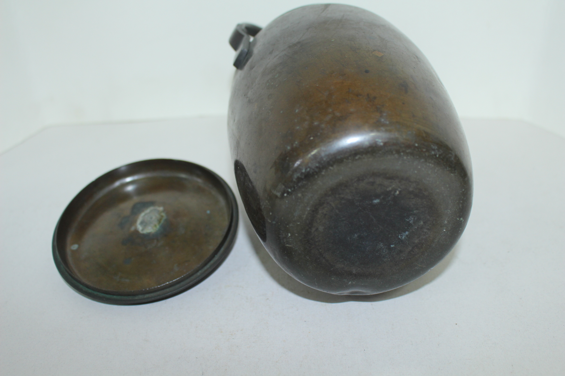 두꺼운 청동으로된 연대좋은 주자