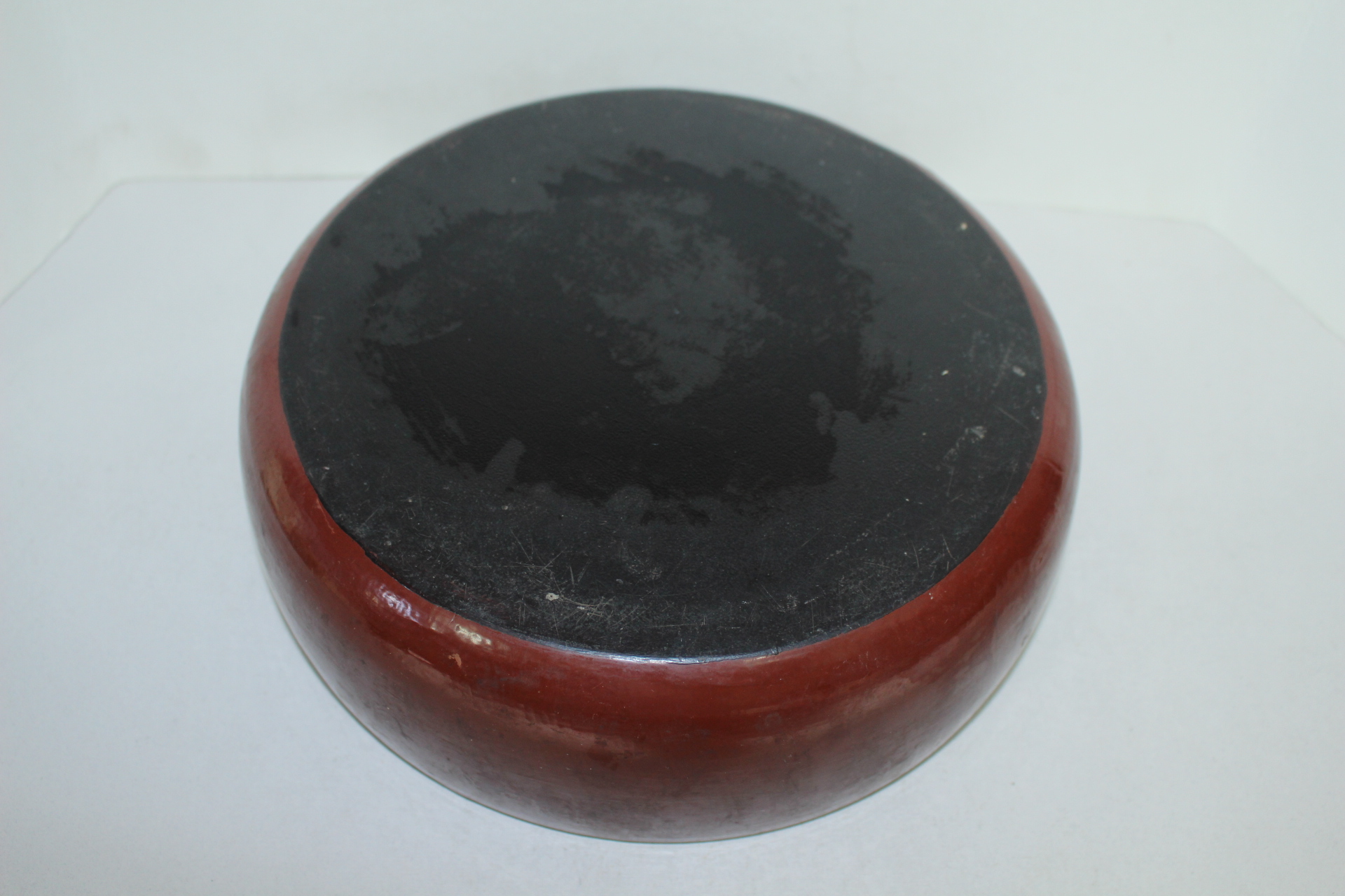 대형크기의 나무에 칠이된 차반