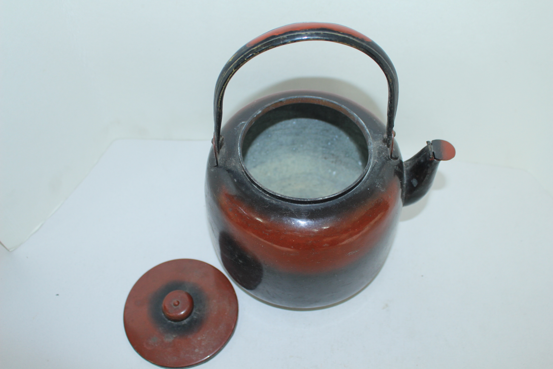 동으로 된 주자