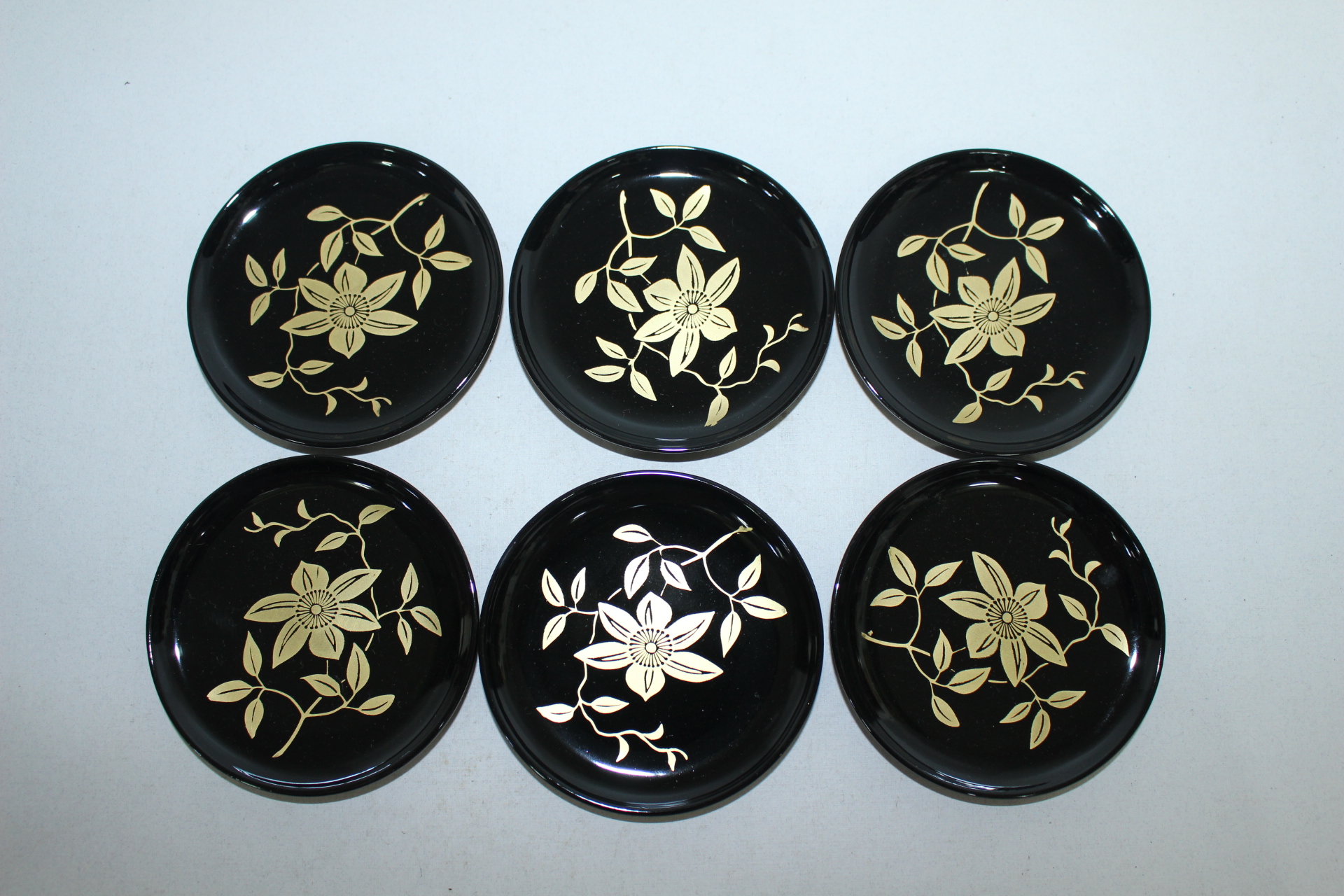 명품-나무에 금채화문된 차탁6점과 차탁합