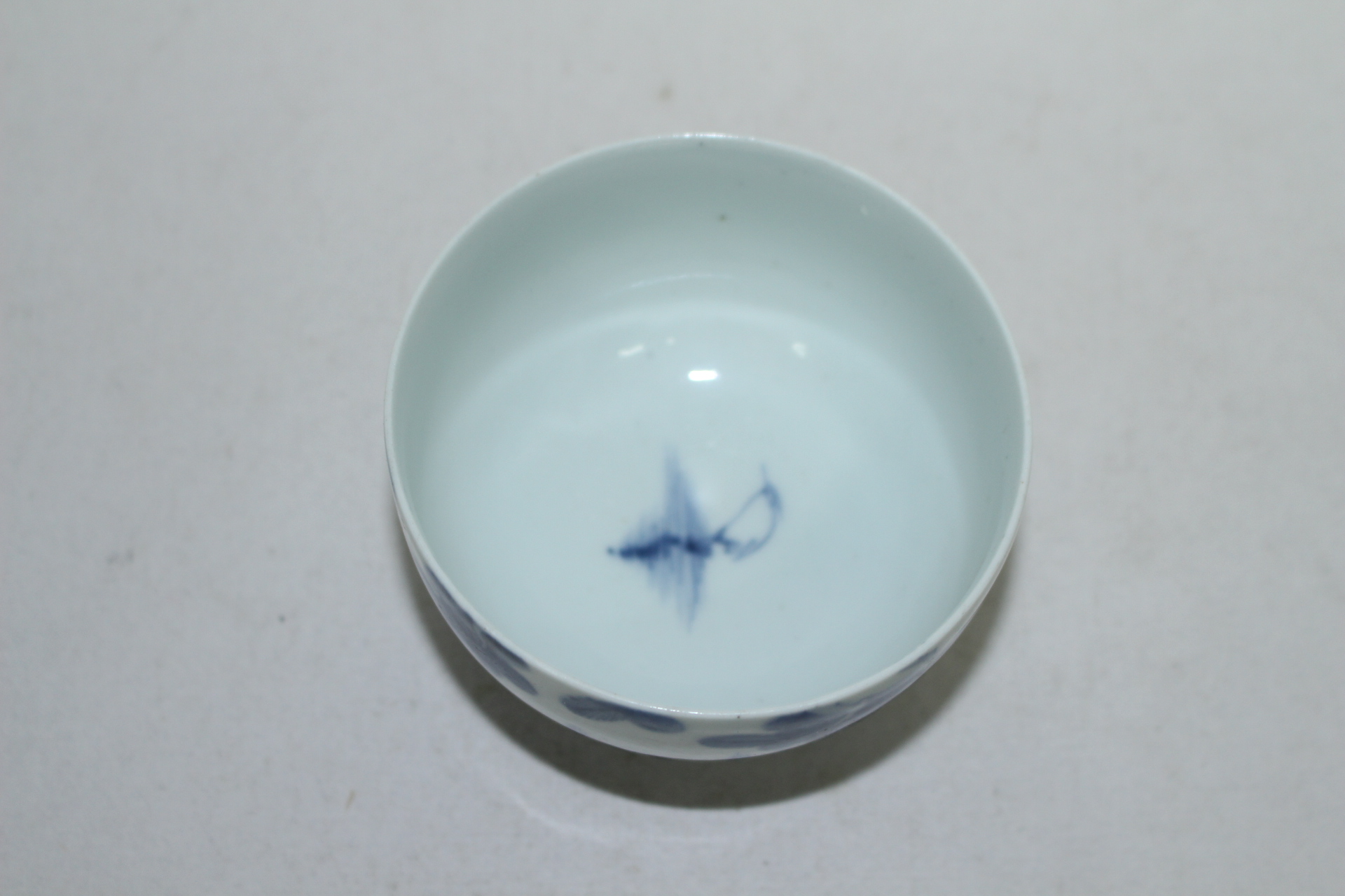 100년이상된 이마리 청화백자 산수문 잔