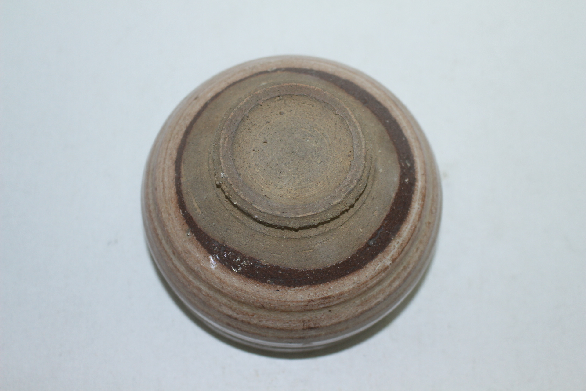 유약흘림이 좋은 청자 말찻잔