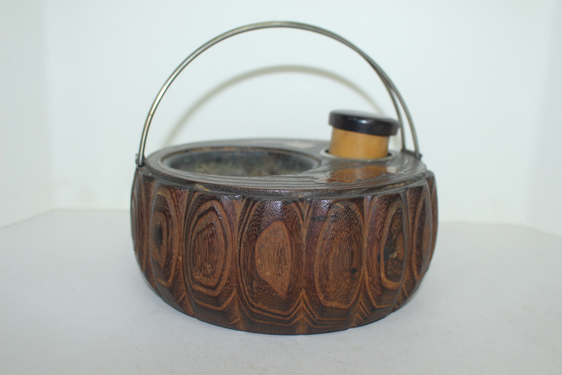 오동나무에 화문금채된 화형 향완