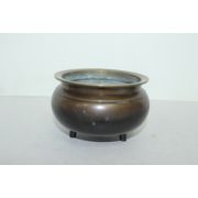 청동으로된 삼족 향로