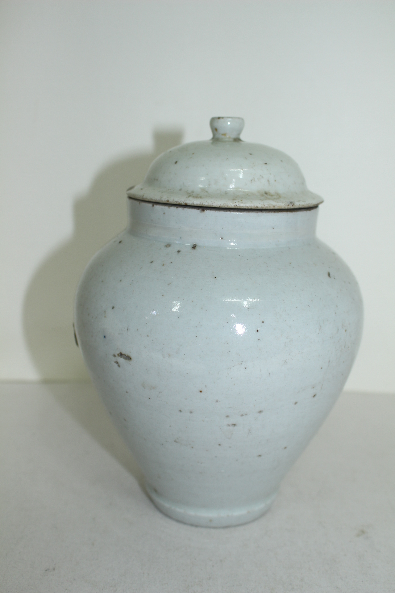 200년이상된 양촌 순백자 두껑있는 호