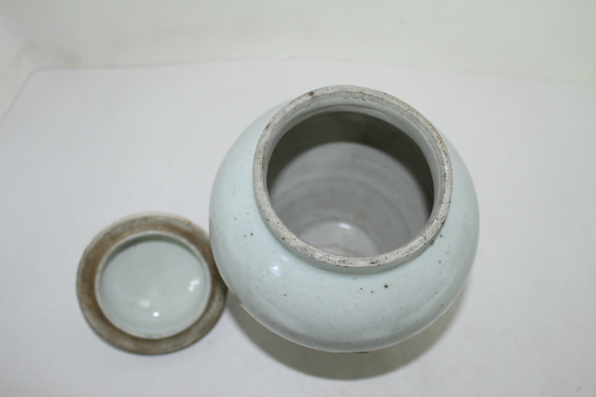 200년이상된 양촌 순백자 두껑있는 호