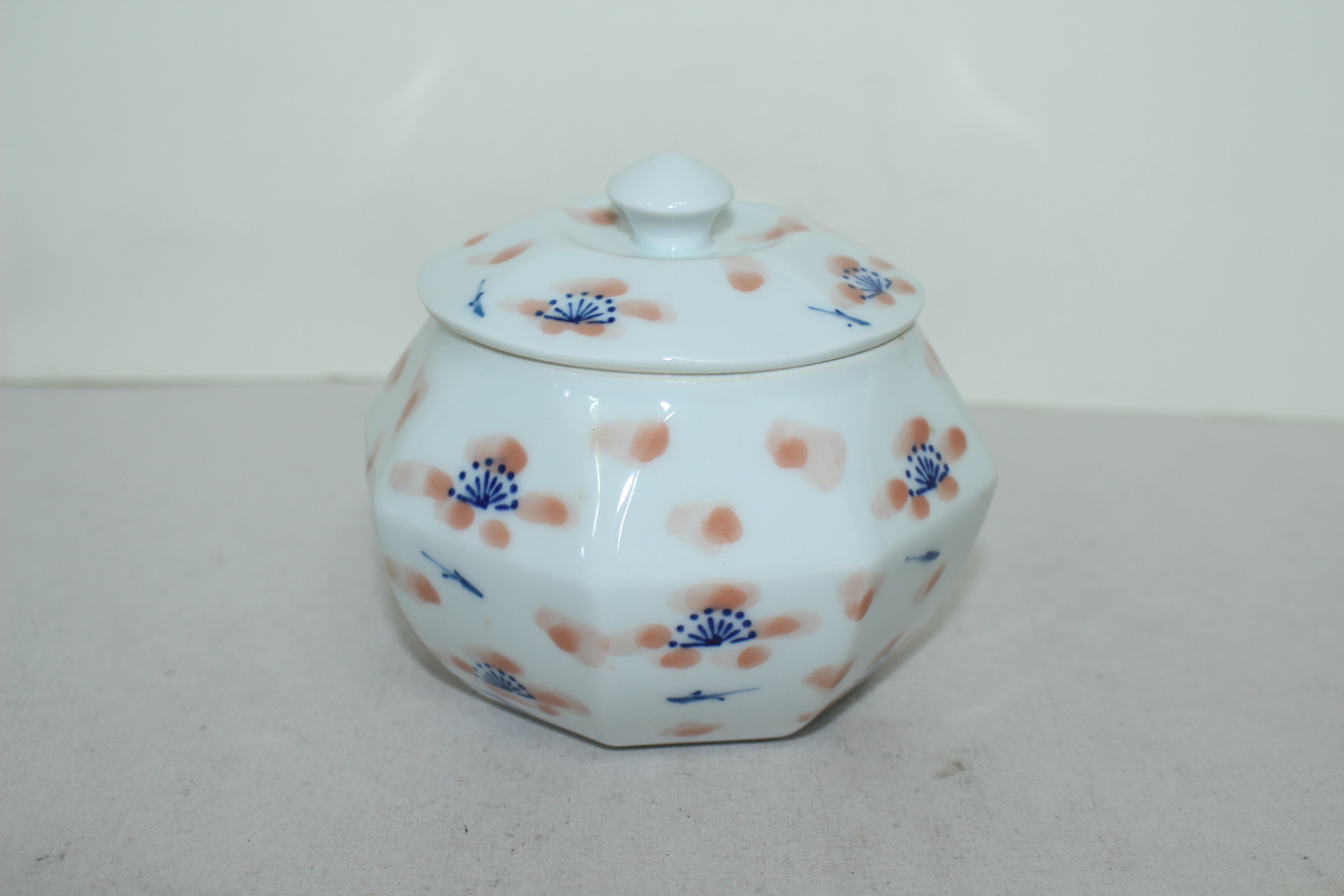 이마리 진사백자 화문 각진 합