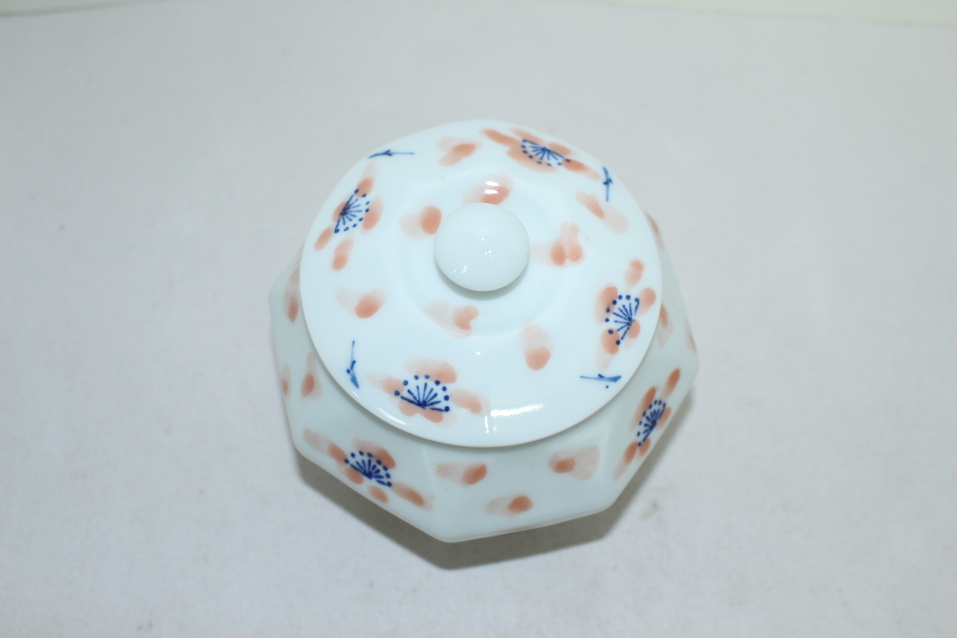 이마리 진사백자 화문 각진 합