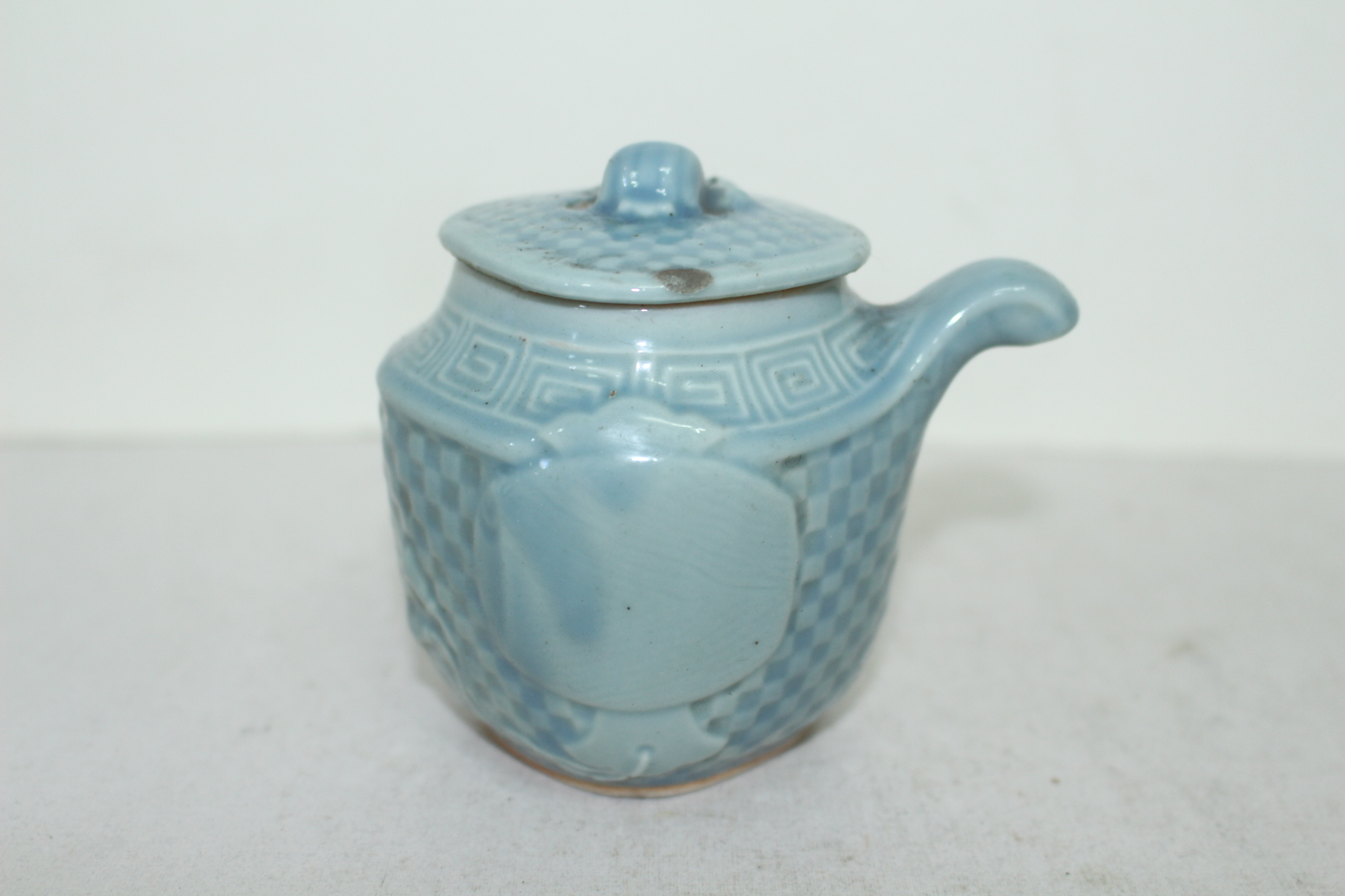 연대가좋은 청자 양각화문 주자호