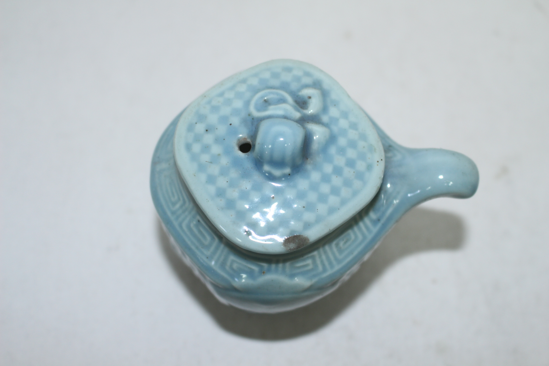 연대가좋은 청자 양각화문 주자호