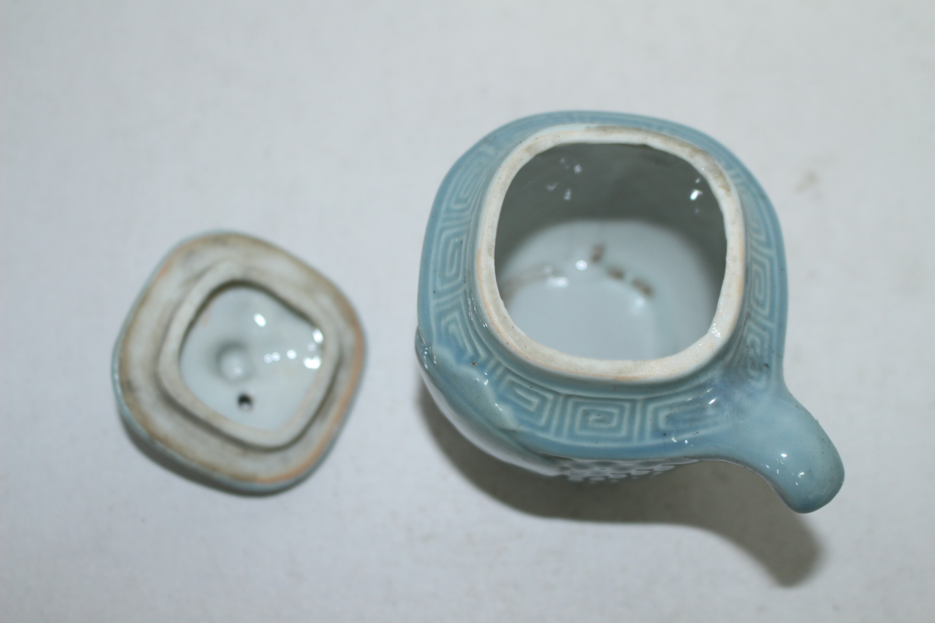 연대가좋은 청자 양각화문 주자호