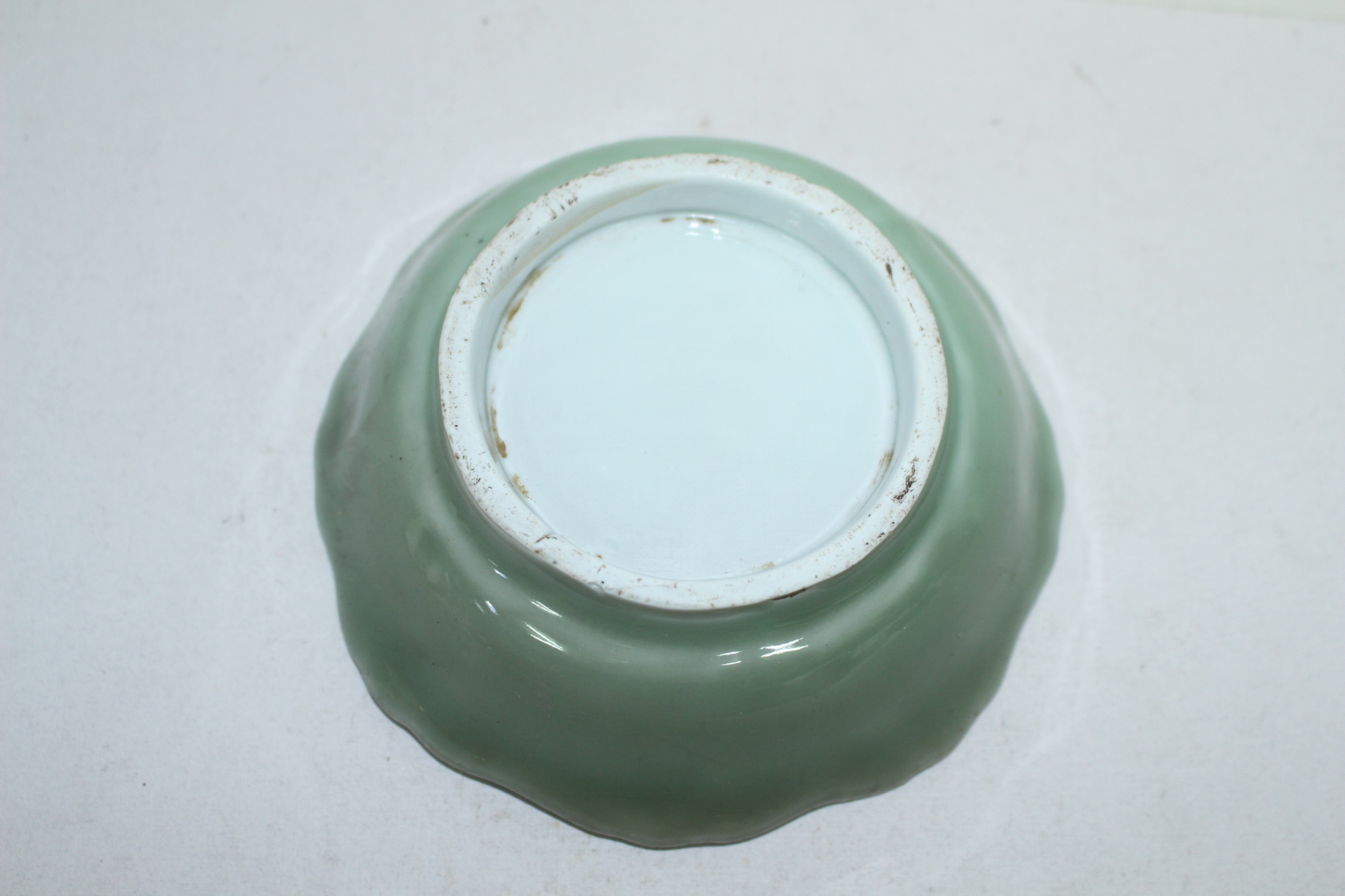 연대가좋은 청자양각조화문 화형완