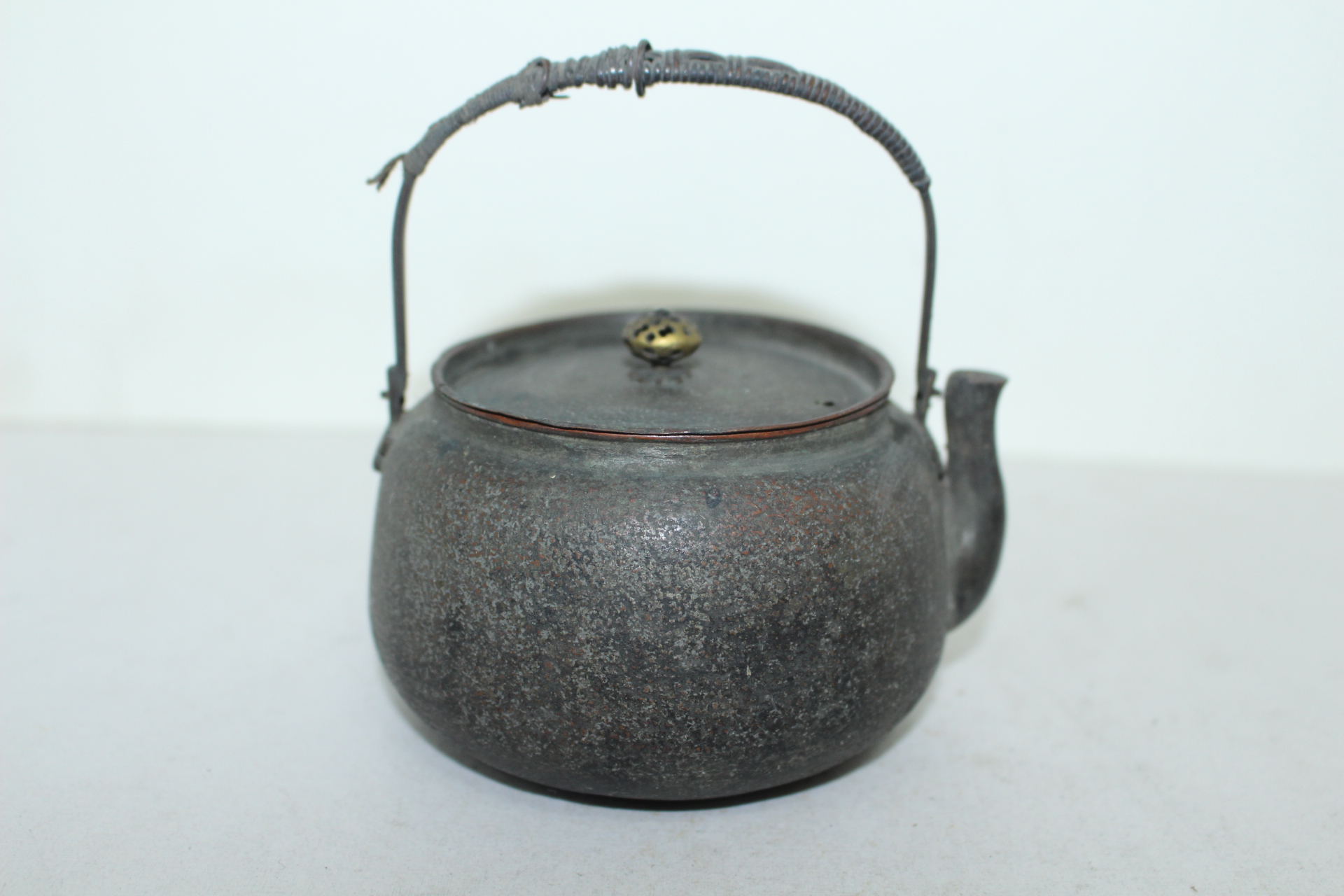 연대가좋은 동으로된 골동 주자