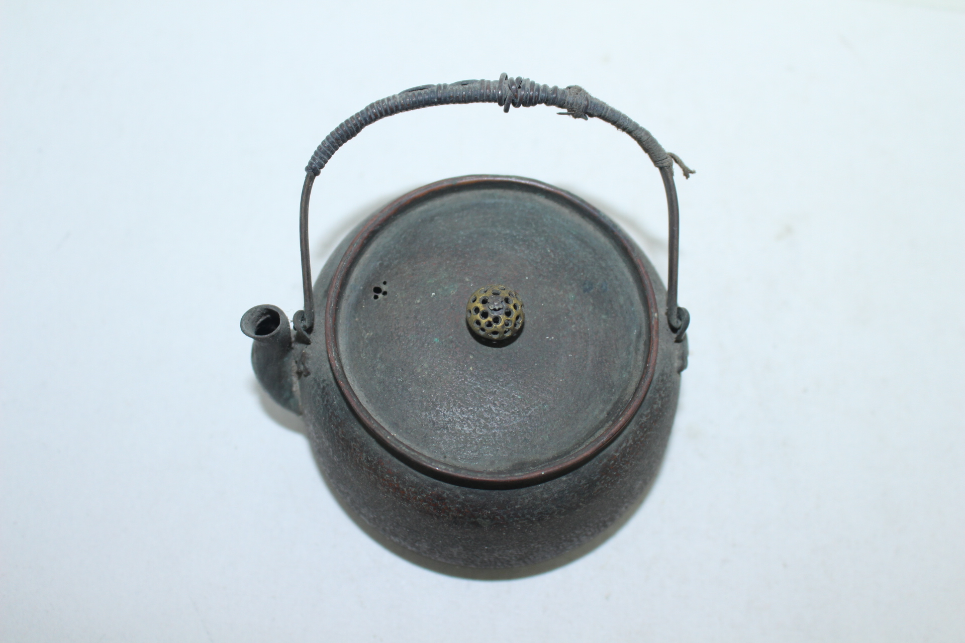 연대가좋은 동으로된 골동 주자