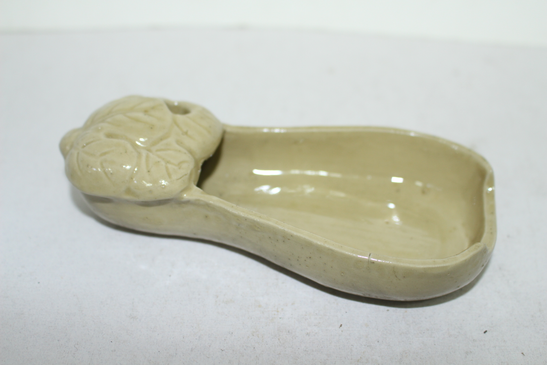 연대가좋은 청자 가지모양 완